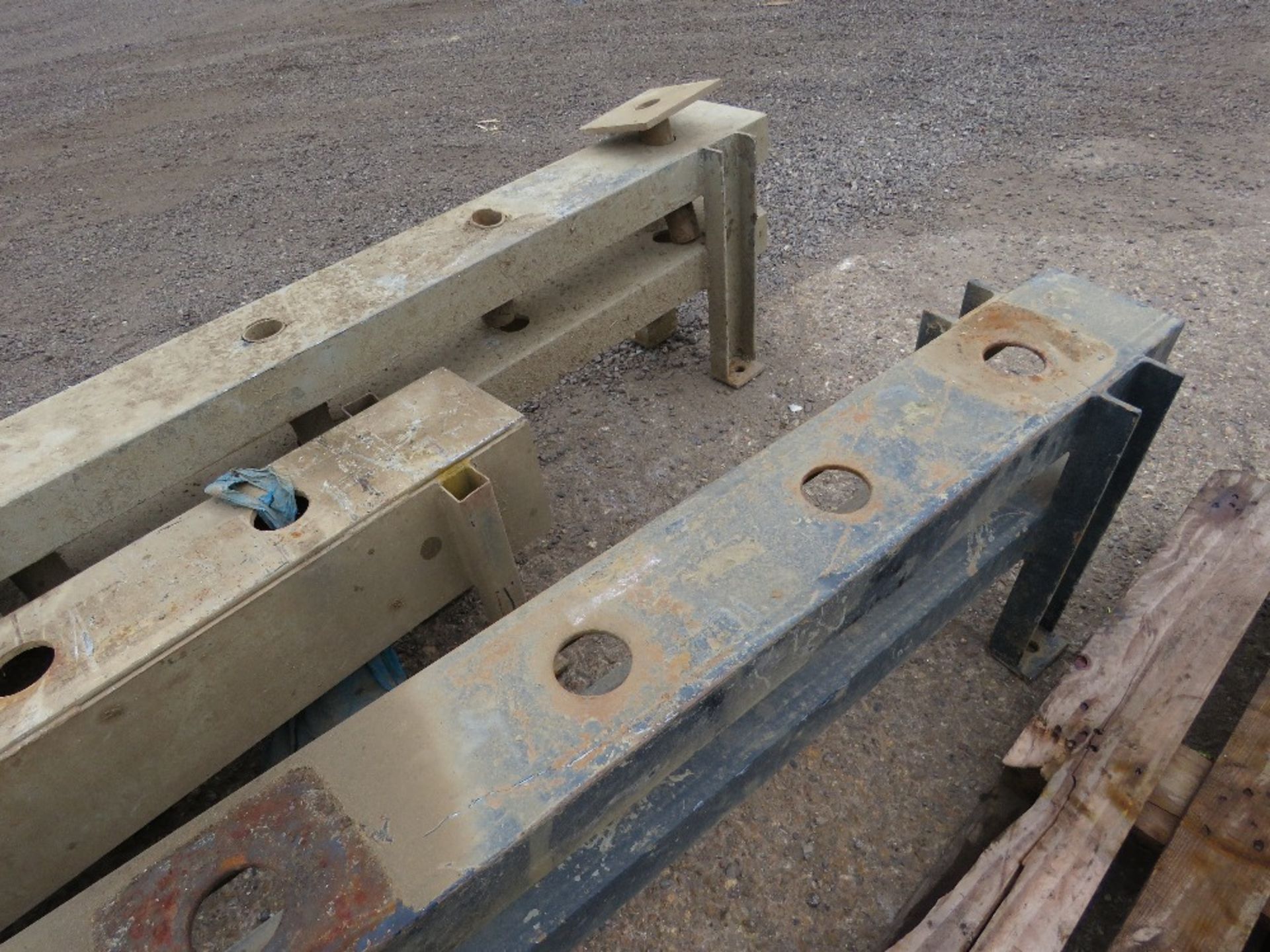 3 X HYDRAULIC EXCAVATOR BREAKER STAND UNITS . DIRECT FROM DEPOT CLOSURE. - Image 2 of 4