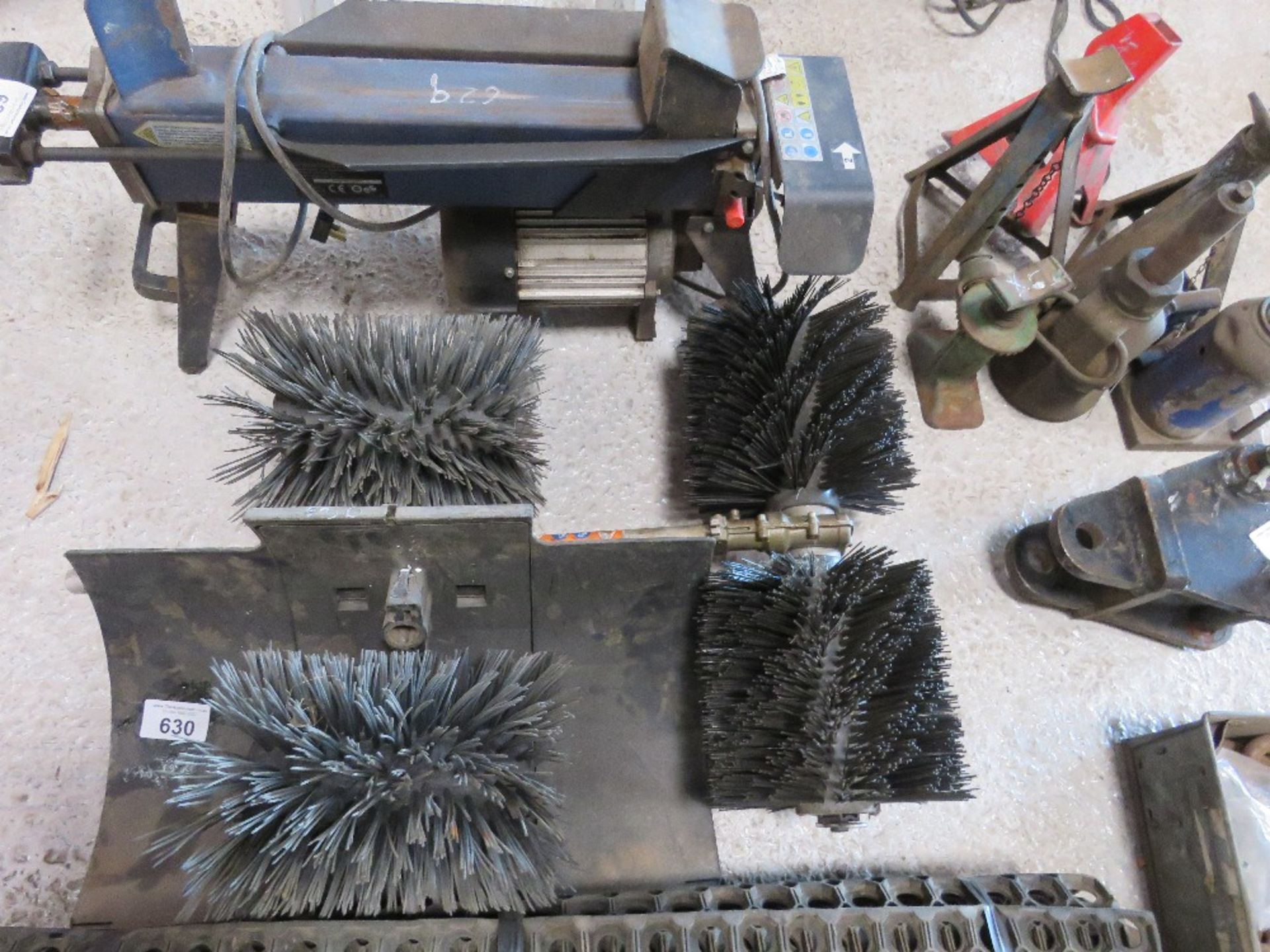 STRIMMER BRUSH ATTACHMENT WITH SPARE BRUSHES, GUARD ETC. SOURCED FROM DEPOT CLOSURE.