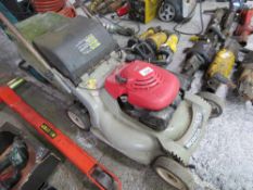 HONDA HRB535 PETROL LAWNMOWER. WHEN TESTED WAS SEEN TO RUN AND DRIVE. THIS LOT IS SOLD UNDER THE AUC