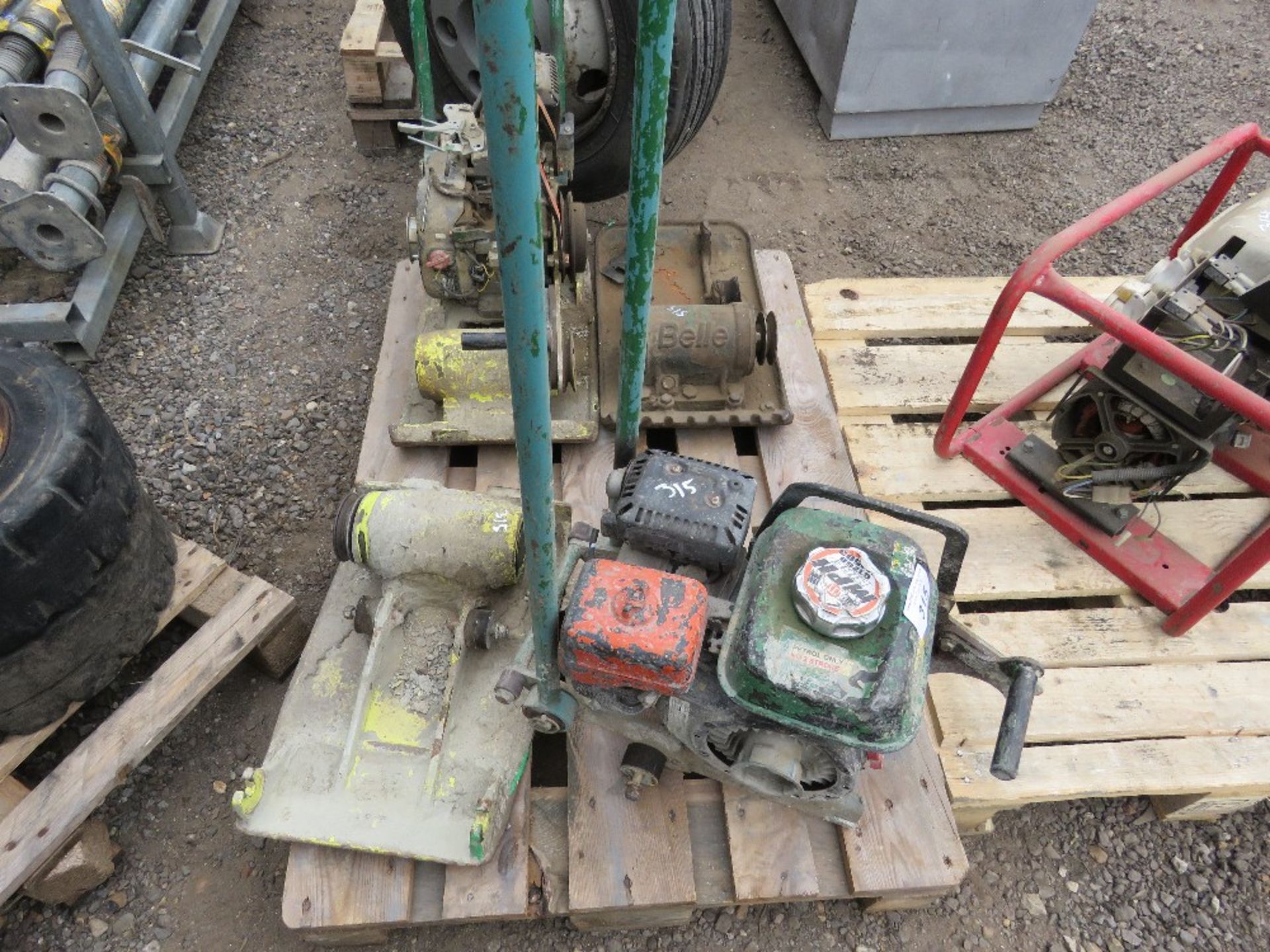 2 X PETROL COMPACTION PLATES FOR SPARES. SOURCED FROM DEPOT CLOSURE. - Image 3 of 3