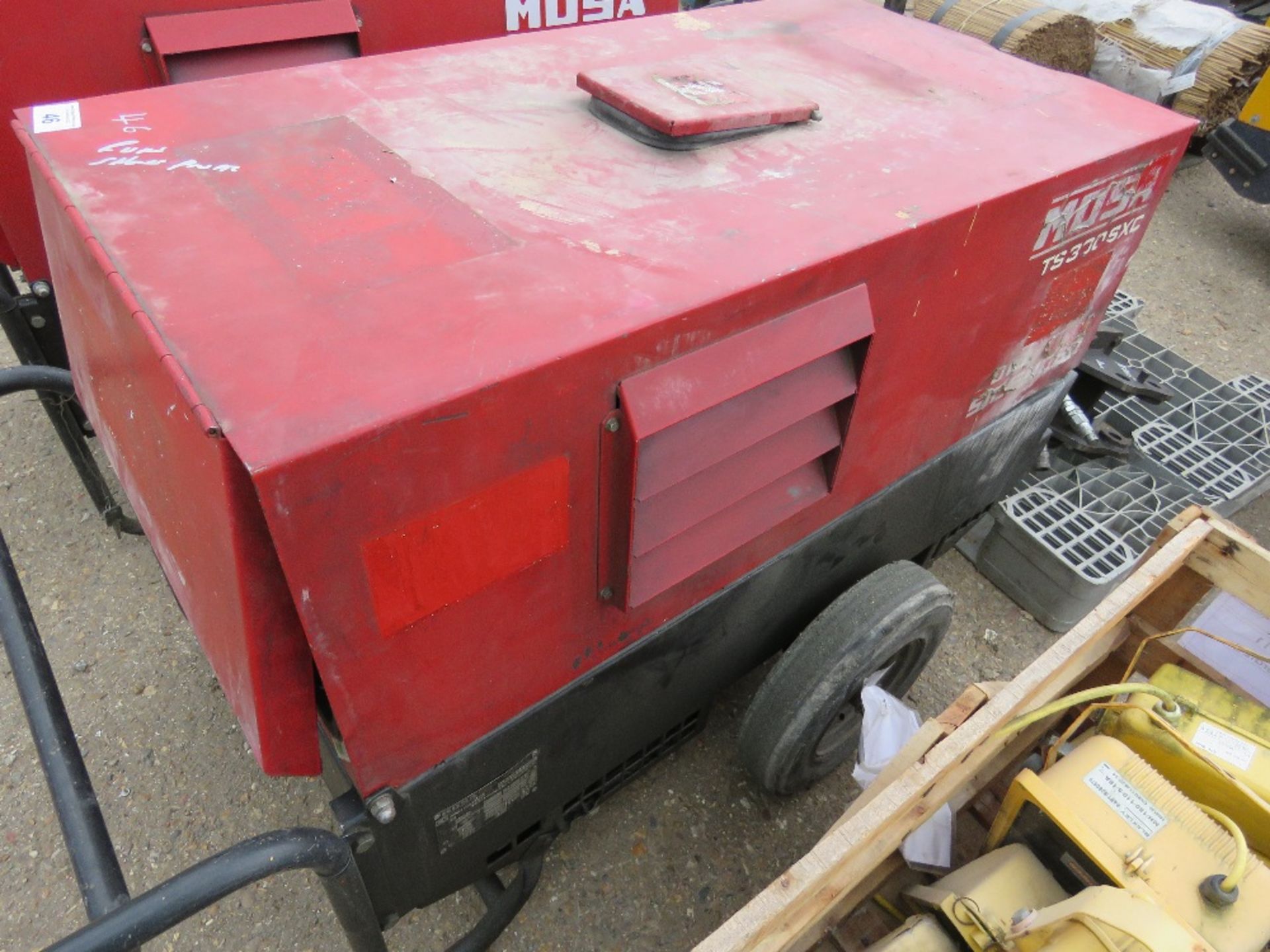 MOSA TS300SXC BARROW WELDER GENERATOR. WHEN TESTED WAS SEEN TO RUN AND SHOWED POWER ON THE GUAGE. - Image 3 of 5