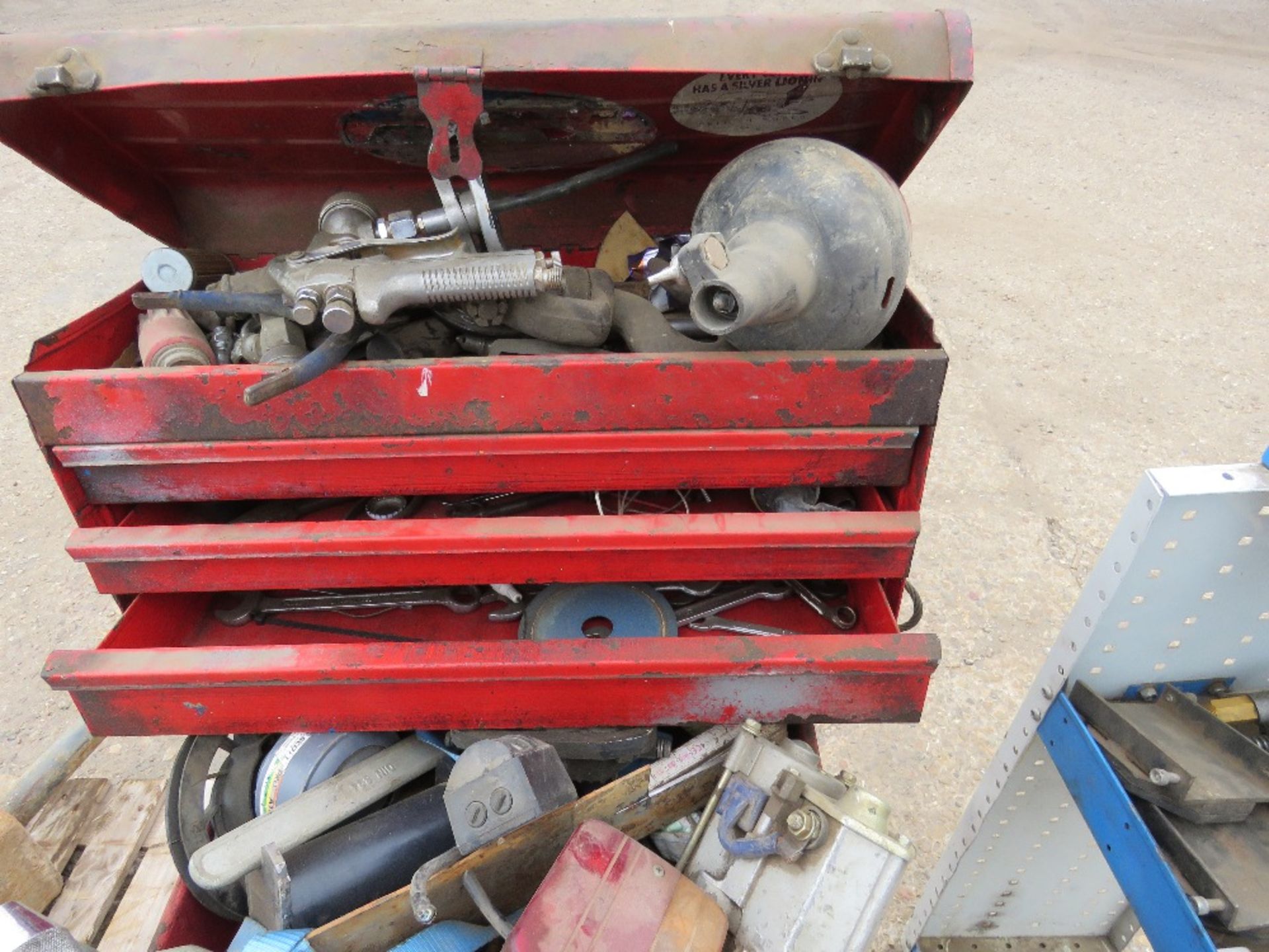 2 X WHEELED WORKSHOP TROLLEYS WITH TOOLS, PARTS, AIR NUT GUN AND SOCKETS ETC. SOURCED FROM DEPOT CLO - Image 6 of 6