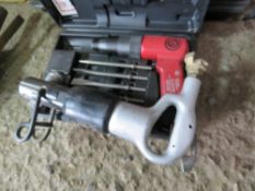 SMALL AIR CHIPPING HAMMER SET PLUS A DEMO PICK. THIS LOT IS SOLD UNDER THE AUCTIONEERS MARGIN SCHEME