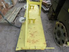TRACTOR 3 POINT LINKAGE MOUNTED SNOW PLOUGH 9FT WIDE APPROX.