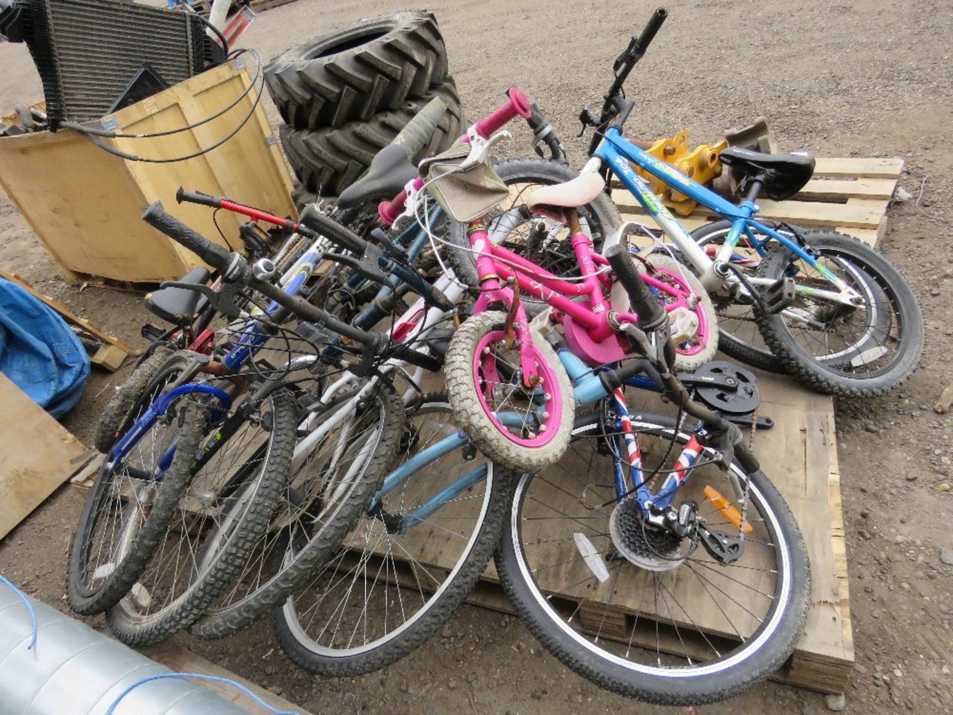 8 X ASSORTED BICYCLES. THIS LOT IS SOLD UNDER THE AUCTIONEERS MARGIN SCHEME, THEREFORE NO VAT WILL B - Image 2 of 2