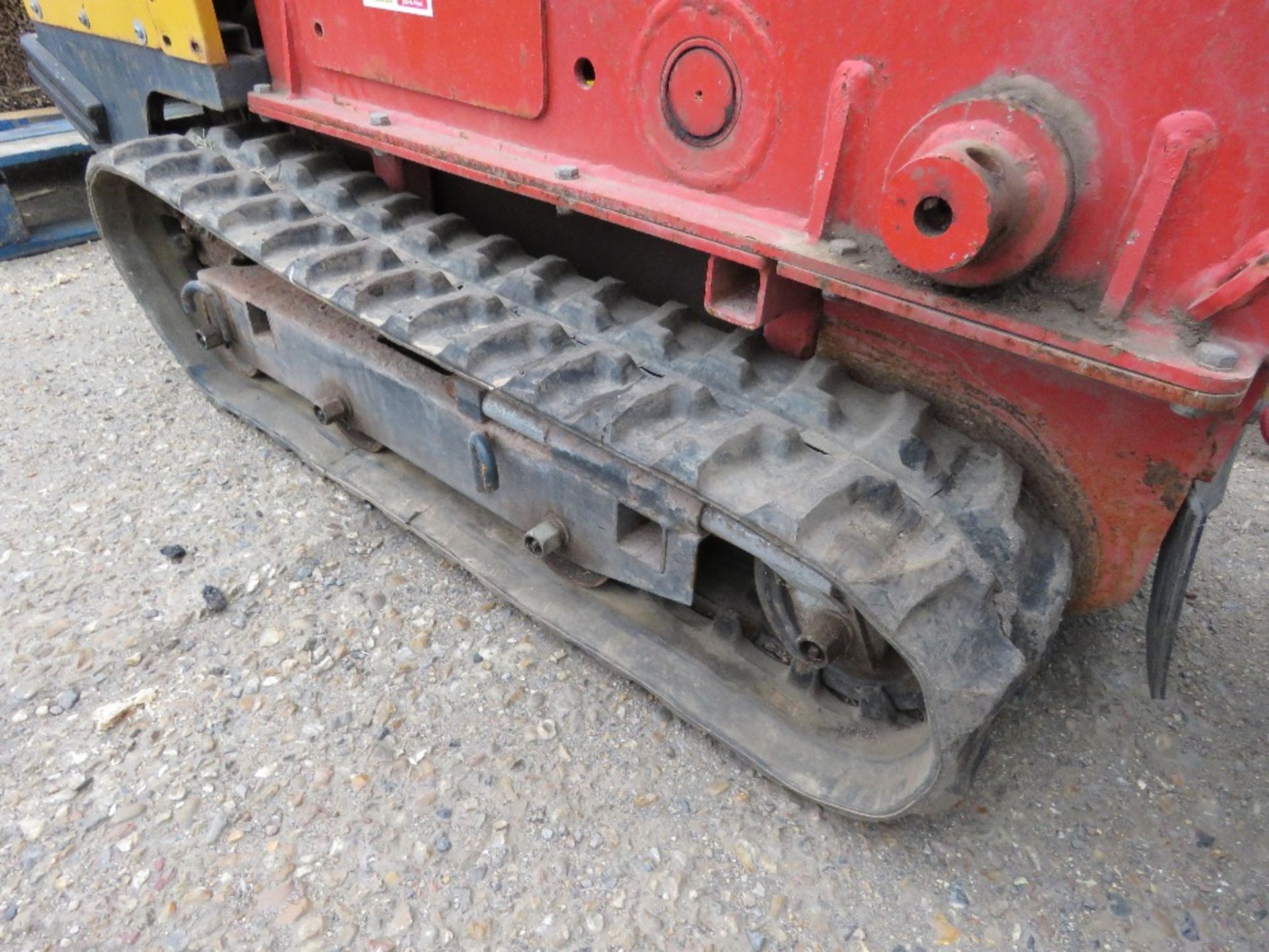 BAVTRAK MICRO CRUSHER ON TRACKED CHASSIS. 2006 CRUSHER FRAME FITTED ON 2008 CHASSIS. SN:201819. WHEN - Image 5 of 6