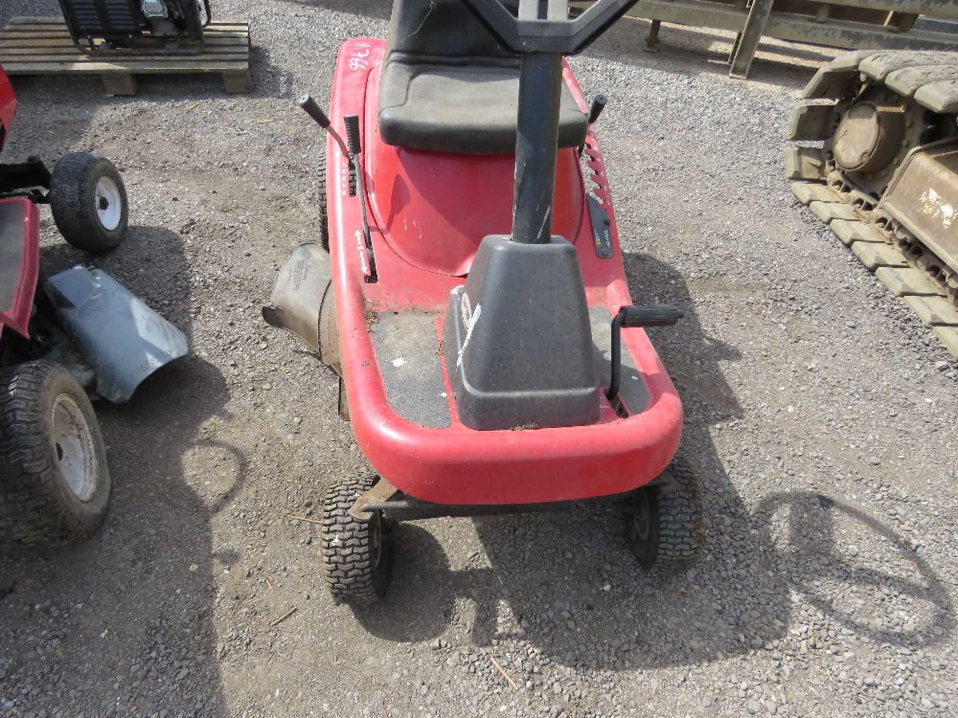 RIDE ON MOWER, 12HP,UNTESTED, CONDITION UNKNOWN THIS LOT IS SOLD UNDER THE AUCTIONEERS MARGIN SCHEME - Image 3 of 3