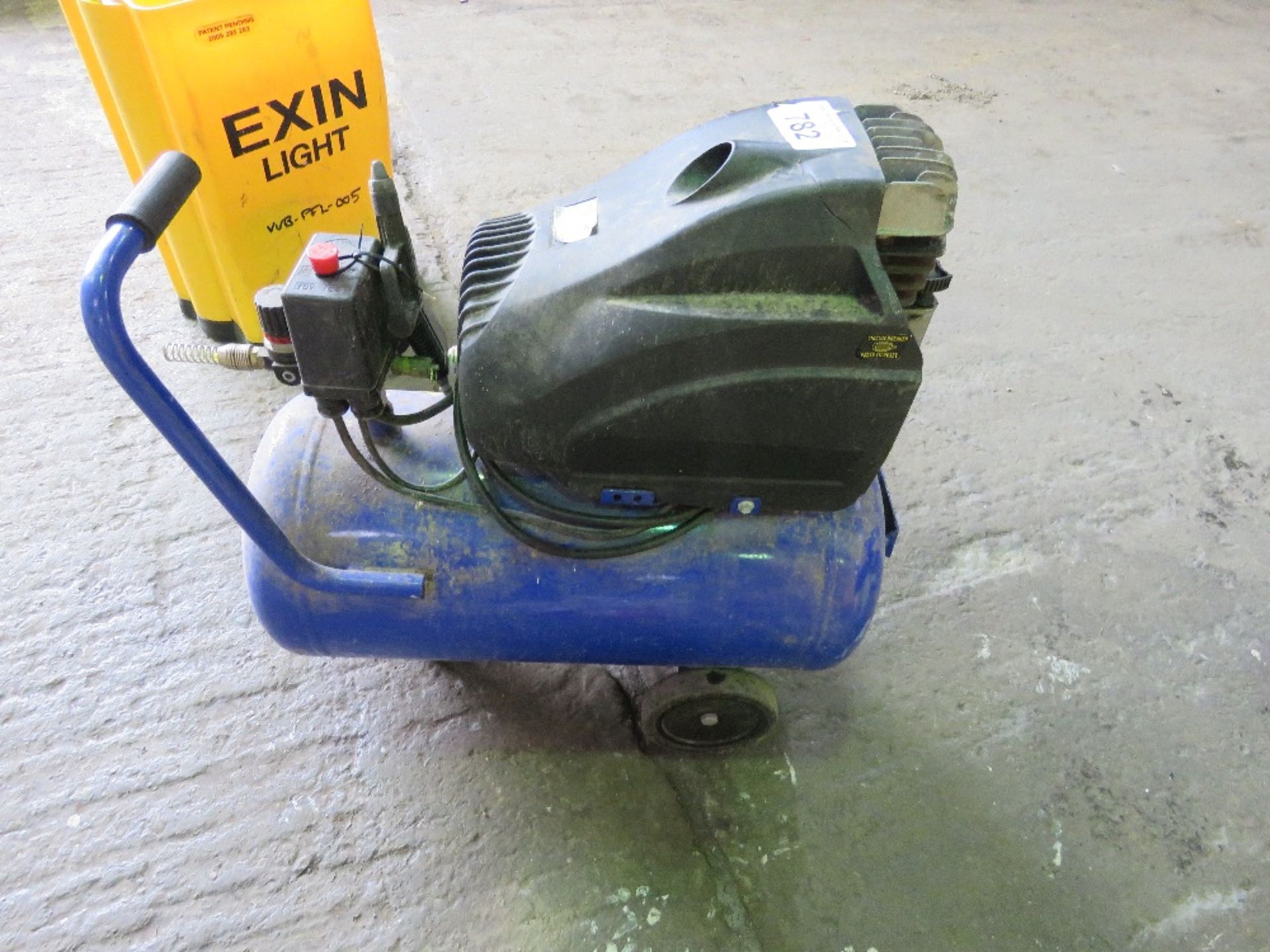 MINI COMPRESSOR. THIS LOT IS SOLD UNDER THE AUCTIONEERS MARGIN SCHEME, THEREFORE NO VAT WILL BE CHAR - Image 2 of 2