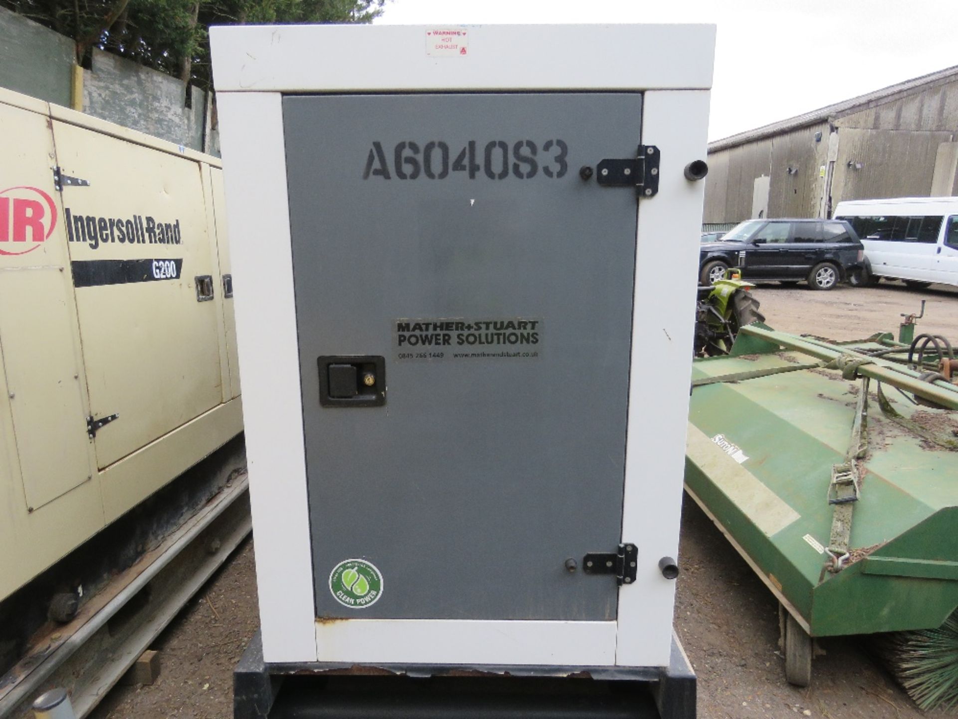 SDMO R110 SKID MOUNTED GENERATOR SET, 110KVA RATED OUTPUT, JOHN DEERE ENGINE. FROM VISUAL INSPECTION - Image 7 of 8