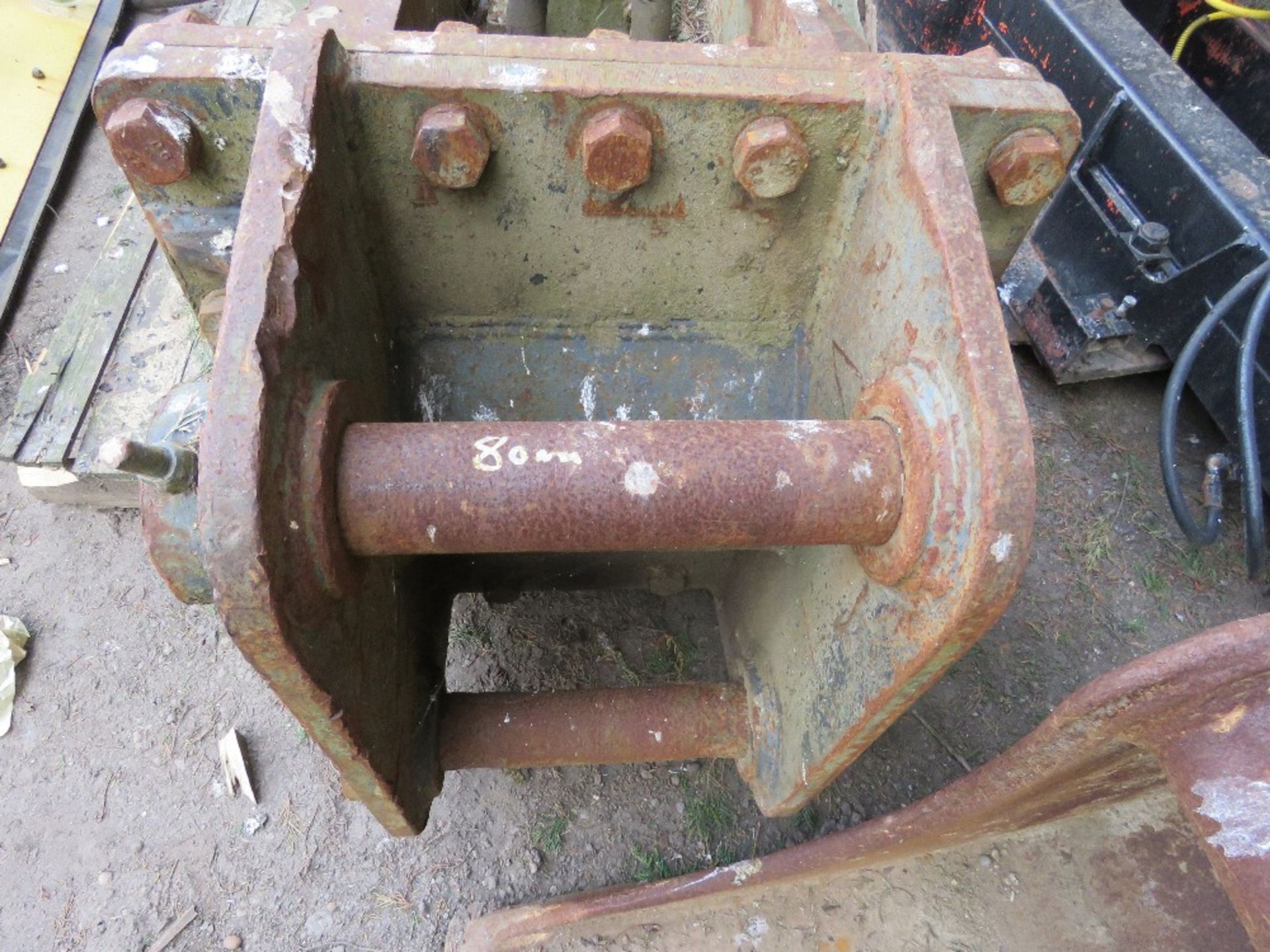 TAESHIN TB350G EXCAVATOR BREAKER ON 80MM PINS. 2220KG OPERATING WEIGHT. SN:671. THIS LOT IS SOLD UND - Image 4 of 4