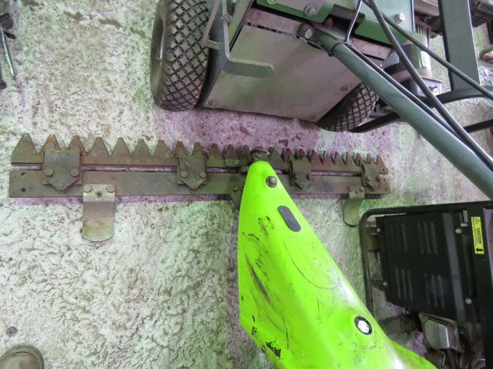 GRILLO GF2 FINGER BAR SCYTHE MOWER UNIT. THIS LOT IS SOLD UNDER THE AUCTIONEERS MARGIN SCHEME, THERE - Image 2 of 6