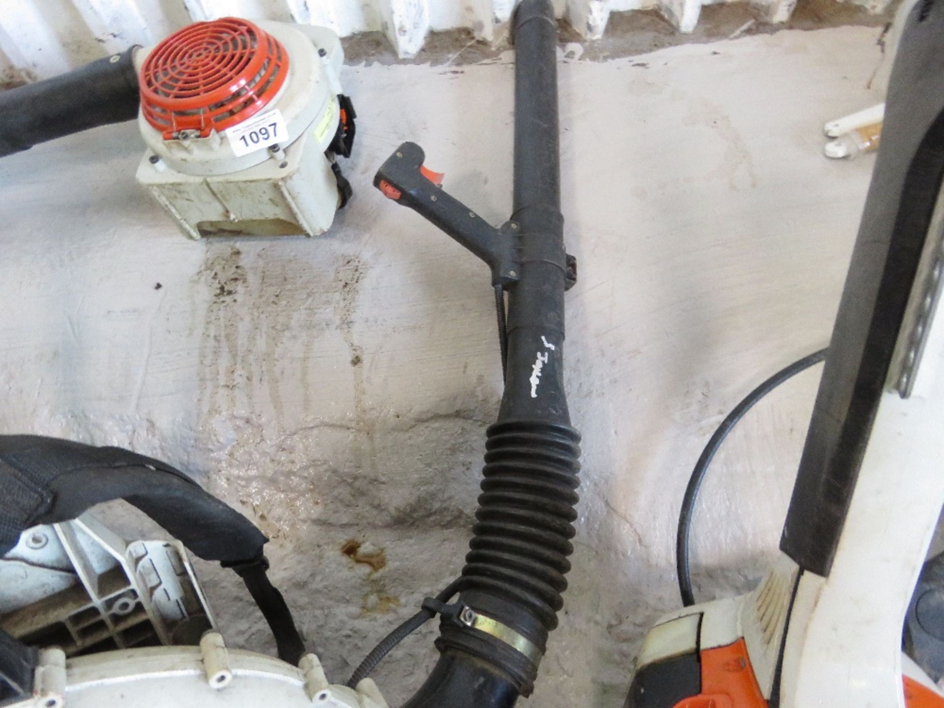 STIHL BACKPACK BLOWER UNIT. THIS LOT IS SOLD UNDER THE AUCTIONEERS MARGIN SCHEME, THEREFORE NO VAT W - Image 3 of 5