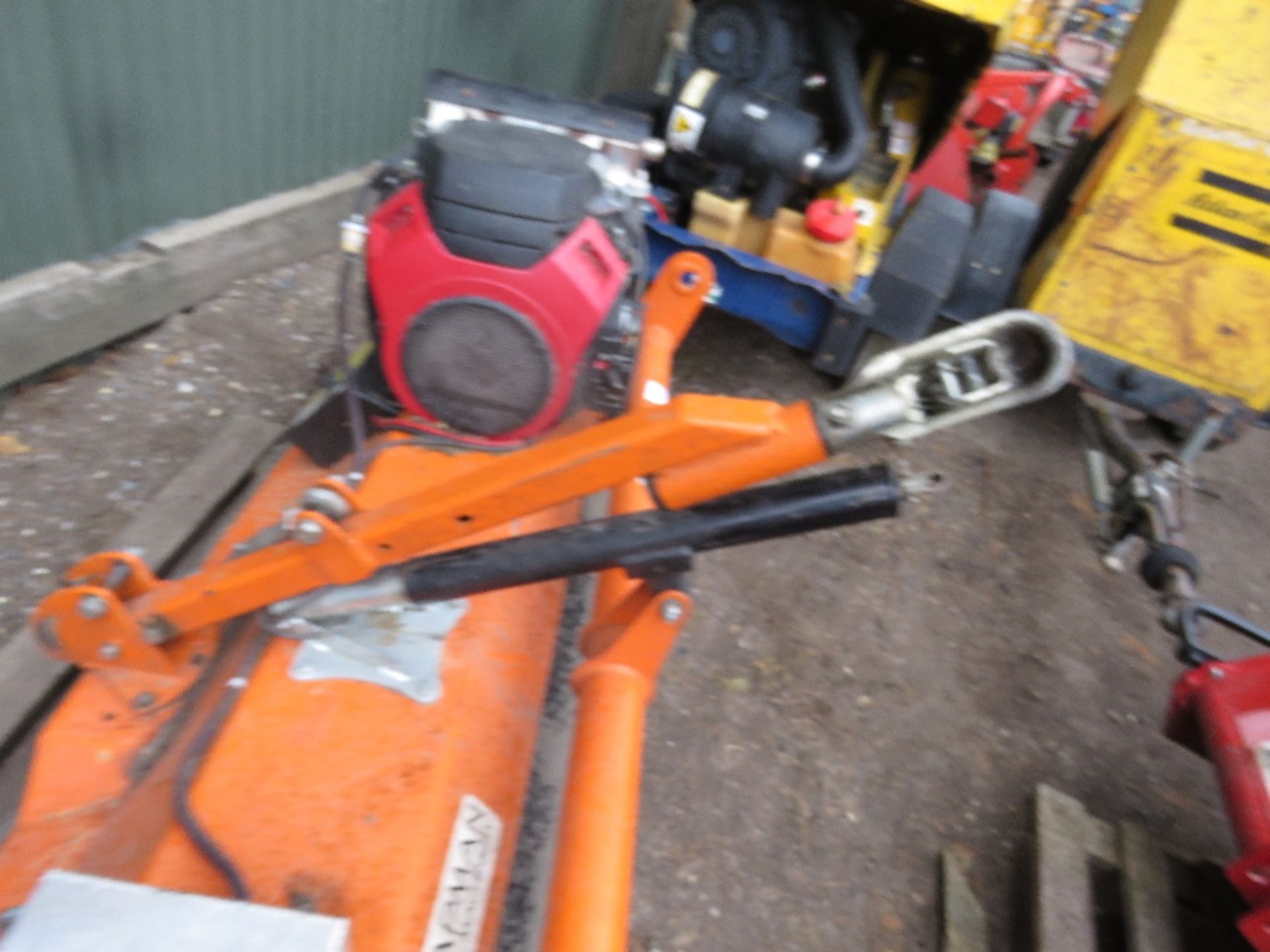 CHAPMAN MACHINERY FM150 PETROL ENGINED HEAVY DUTY FLAIL MOWER FOR TOWING BEHIND QUAD ETC. 1.5M WORKI - Image 4 of 9