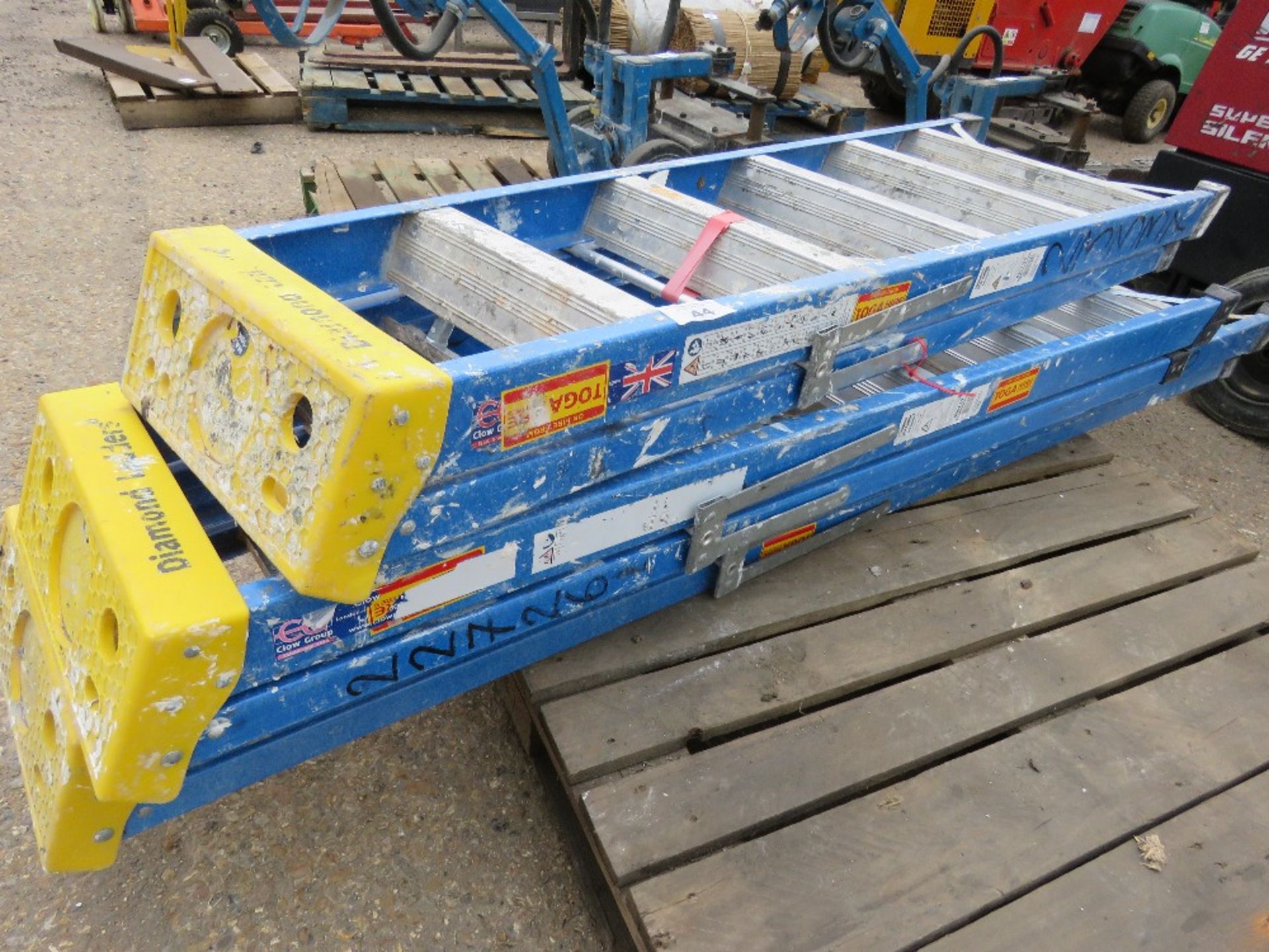 3 X GRP STEP LADDERS. THIS LOT IS SOLD UNDER THE AUCTIONEERS MARGIN SCHEME, THEREFORE NO VAT WILL BE - Image 3 of 3