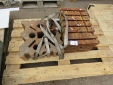 ENGINEER'S SWAGING BLOCK PLUS A FORMING BLOCK. THIS LOT IS SOLD UNDER THE AUCTIONEERS MARGIN SCHEME,