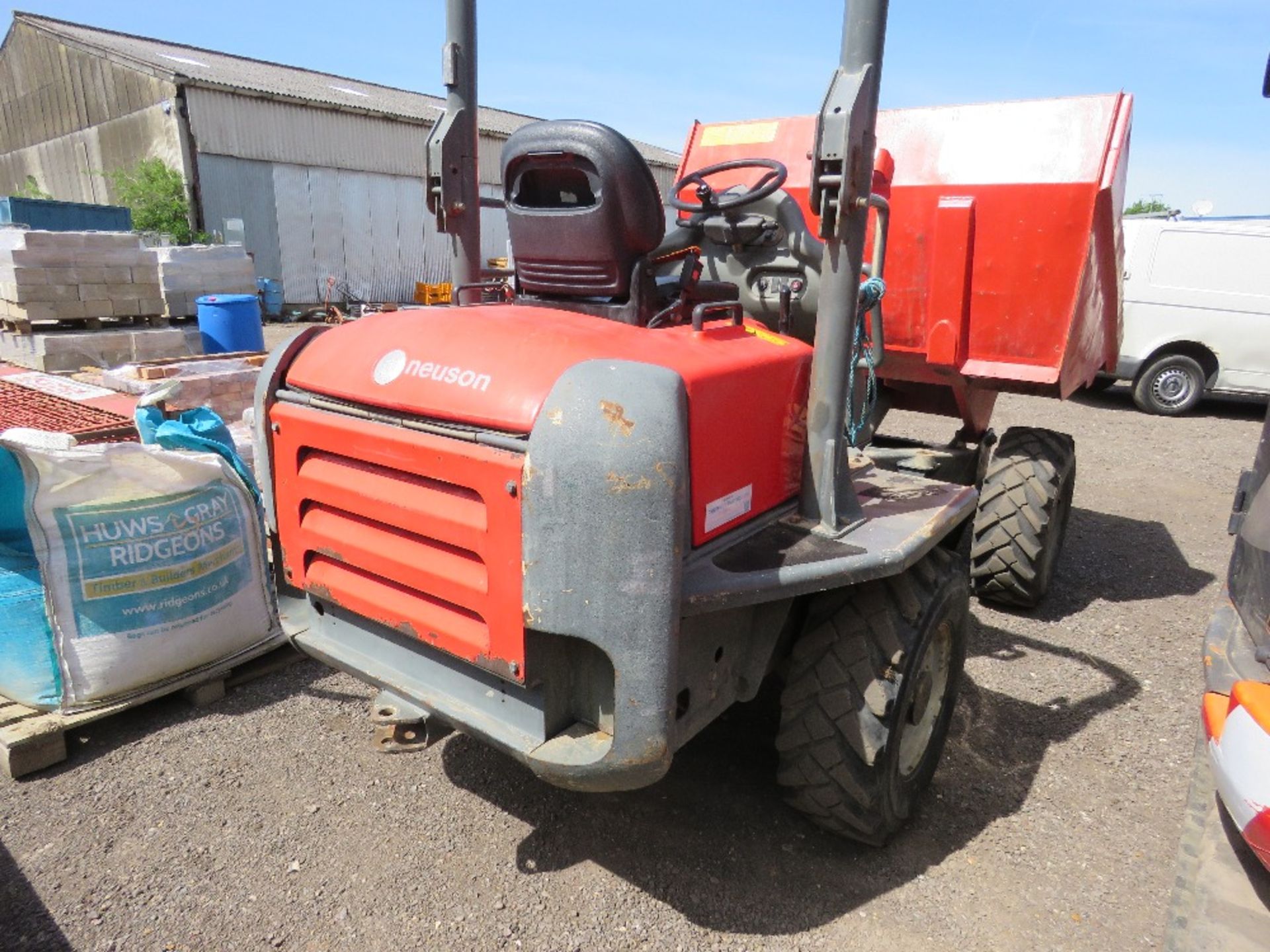 NEUSON 3001 3 TONNE STRAIGHT TIP DUMPER 3099 REC HOURS. WHEN TESTED WAS SEEN TO DRIVE, TIP AND BRAK - Image 6 of 11