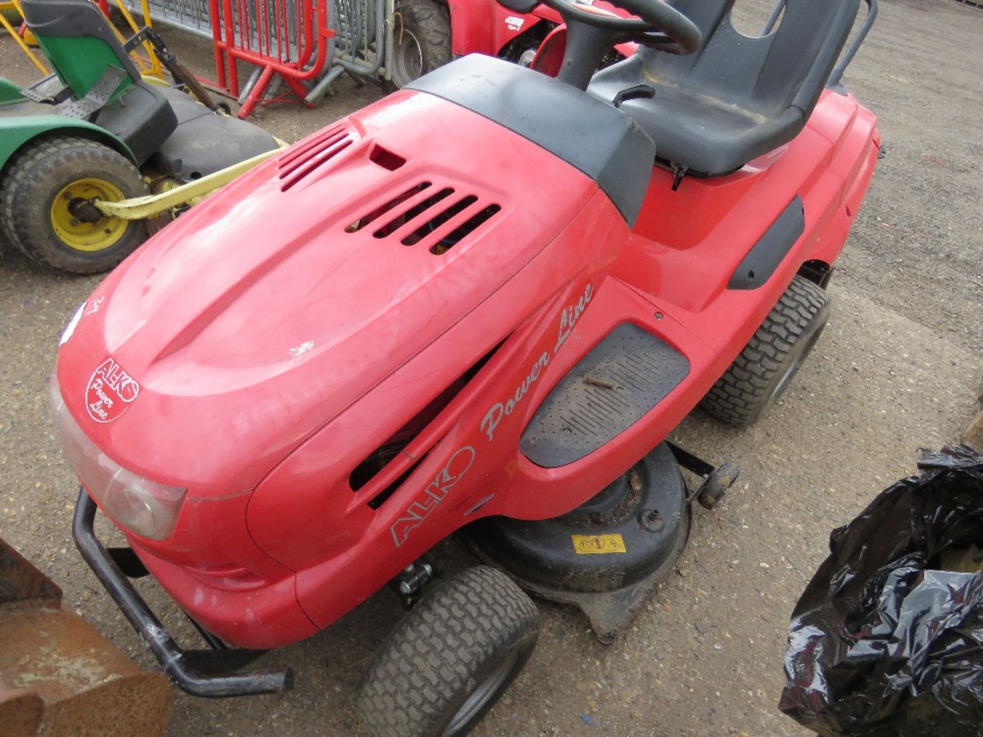 ALKO POWER LINE T18 HYDROSTATIC RIDE ON MOWER WITH REAR COLLECTOR. WHEN TESTED WAS SEEN TO RUN, DRI - Image 5 of 5