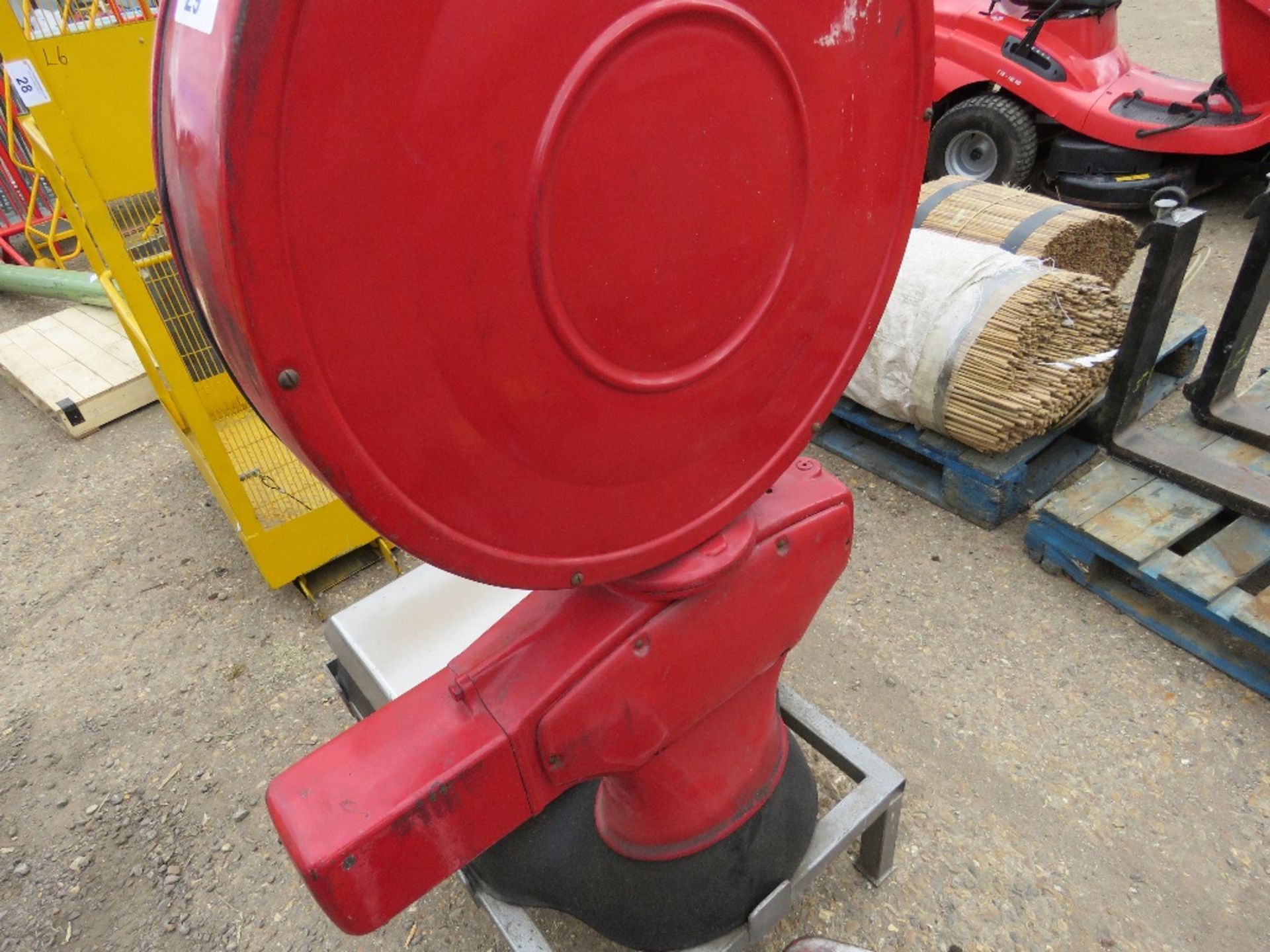 SET OF PLATFORM SCALES, 120KG RATED. SOURCED FROM COMPANY LIQUIDATION. - Image 5 of 5