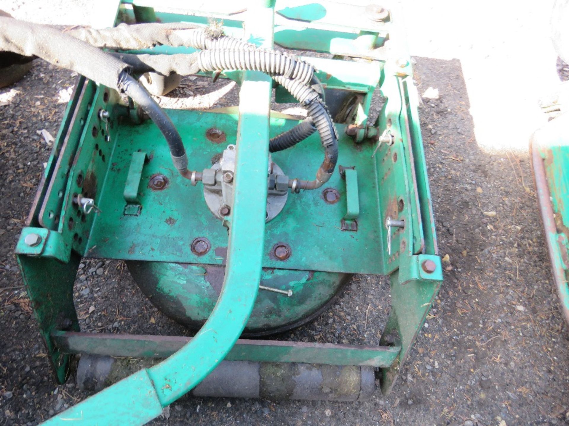 BID INCREMENT NOW £200!! RANSOMES AR250 MOWER WITH 5 ROTARY HEADS - Image 10 of 11