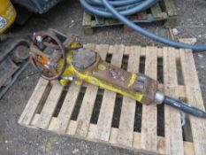 ATLAS COPCO SB152 EXCAVATOR BREAKER, YEAR 2018. NEW POINT FITTED. VENDOR'S COMMENTS: WORKING WHEN TE