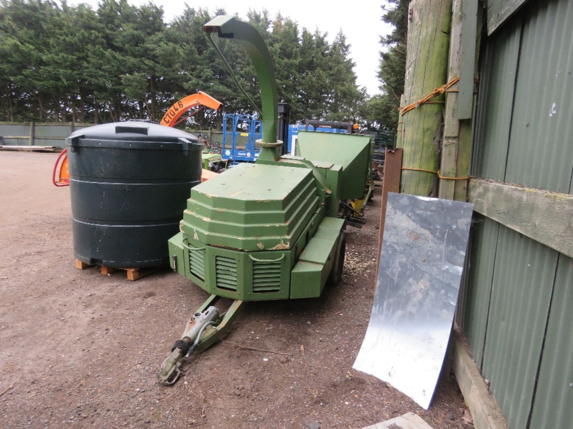 GREENMECH CM202M TOWED CHIPPER CHASSIS, YEAR 1999, NO ENGINE. SOLD FOR SPARES / REPAIR. - Image 2 of 7