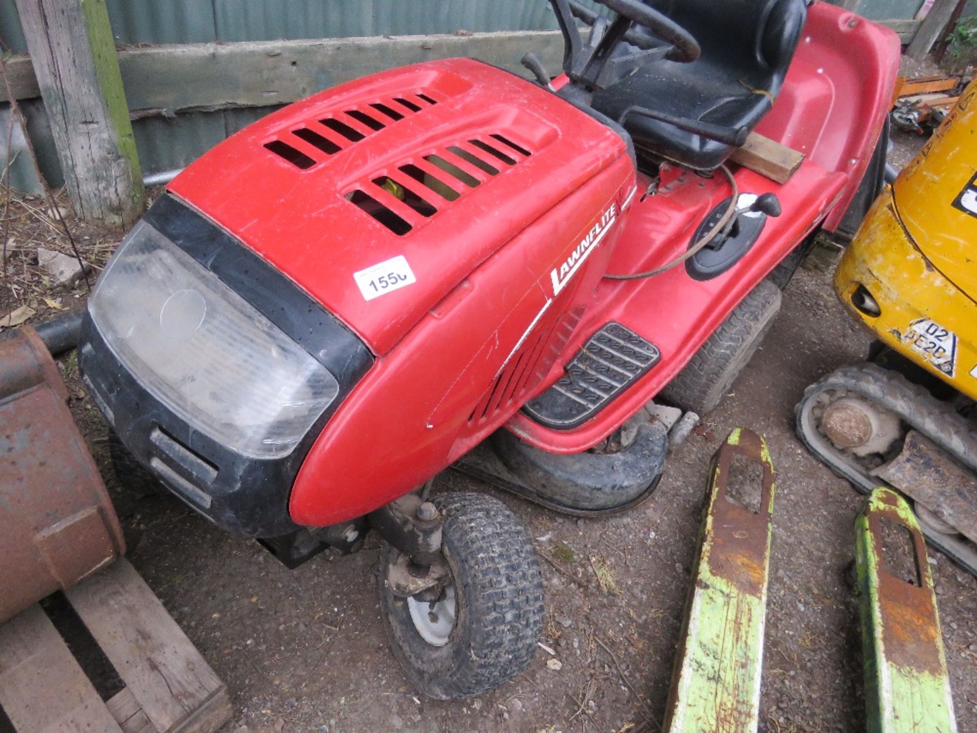 LAWNFLITE RIDE ON MOWER WITH COLLECTOR. BATTERY LOW, UNTESTED. THIS LOT IS SOLD UNDER THE AUCTIONE