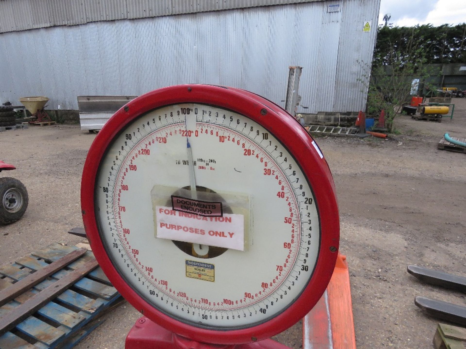 SET OF PLATFORM SCALES, 120KG RATED. SOURCED FROM COMPANY LIQUIDATION. - Image 4 of 5