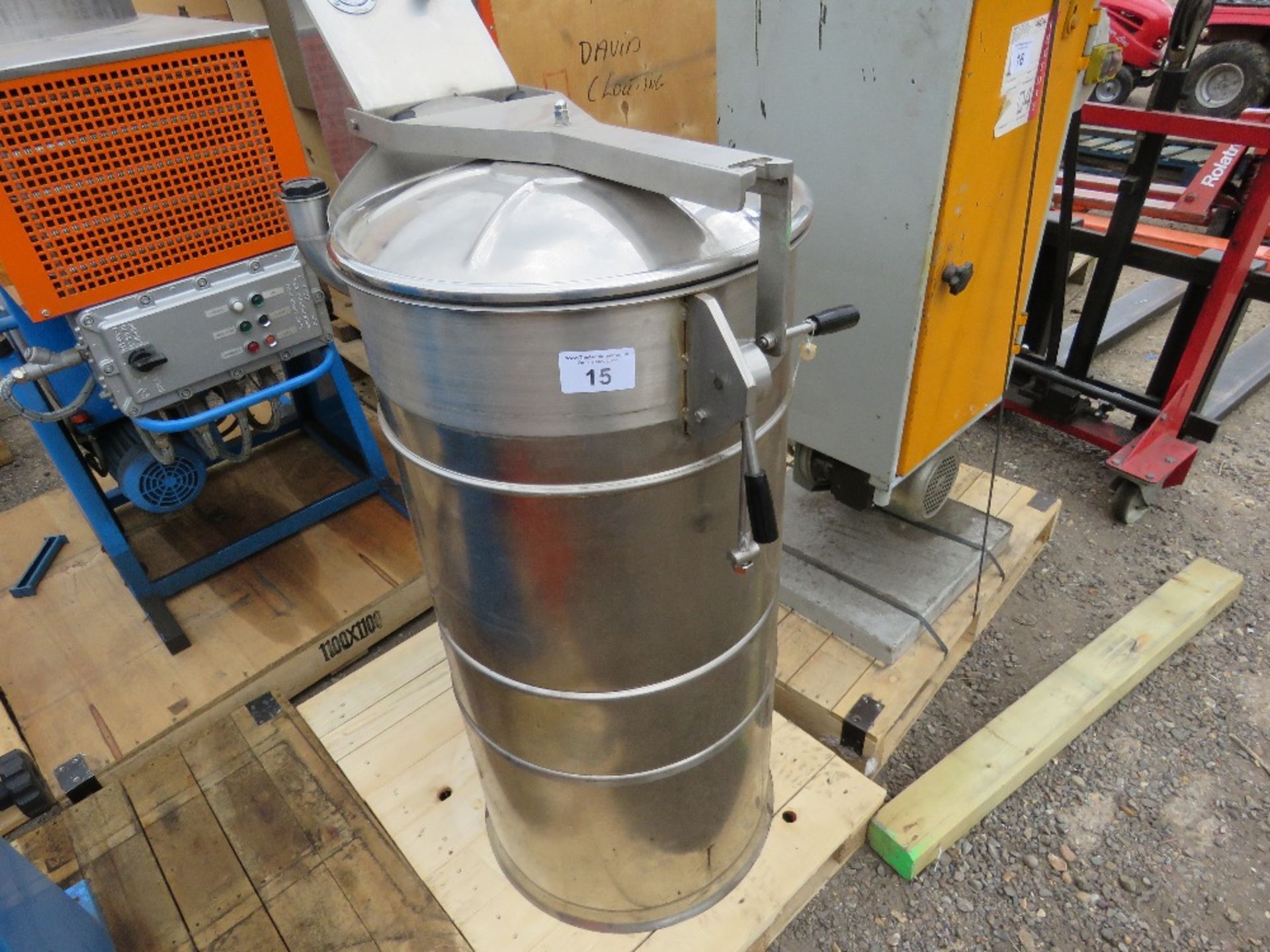 CIEMME BRIO POT PNEUMATIC WASHING UNIT WITH TURNING BASKET. SOURCED FROM COMPANY LIQUIDATION.