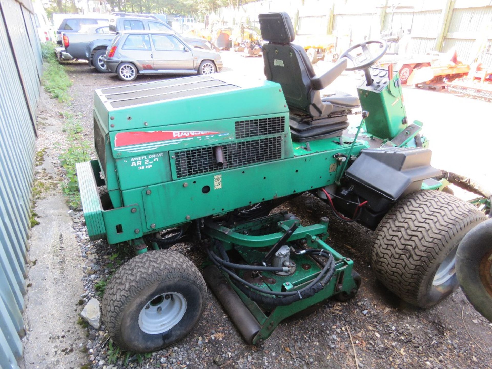 BID INCREMENT NOW £200!! RANSOMES AR250 MOWER WITH 5 ROTARY HEADS - Image 4 of 11