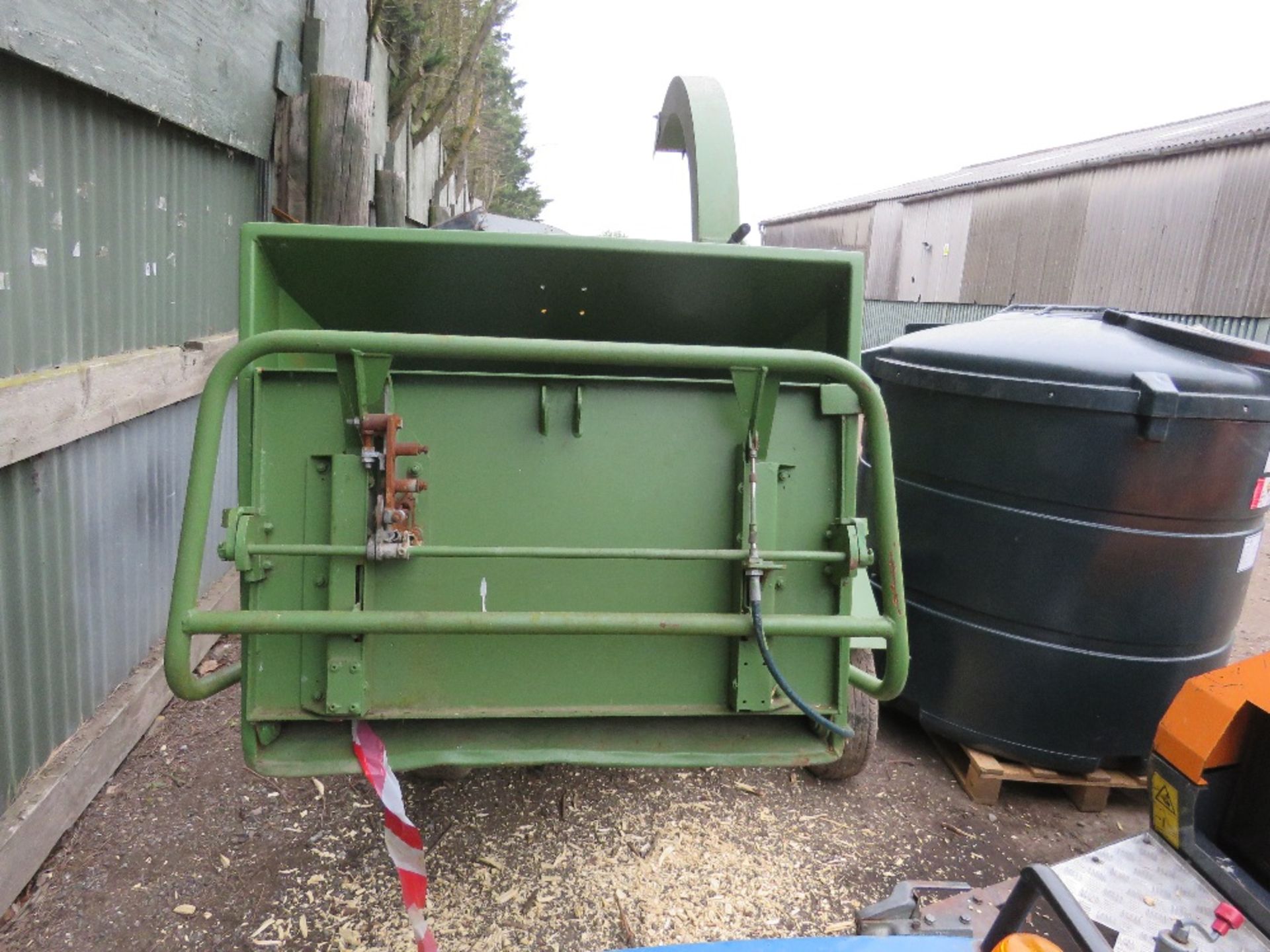 GREENMECH CM202M TOWED CHIPPER CHASSIS, YEAR 1999, NO ENGINE. SOLD FOR SPARES / REPAIR. - Image 3 of 7