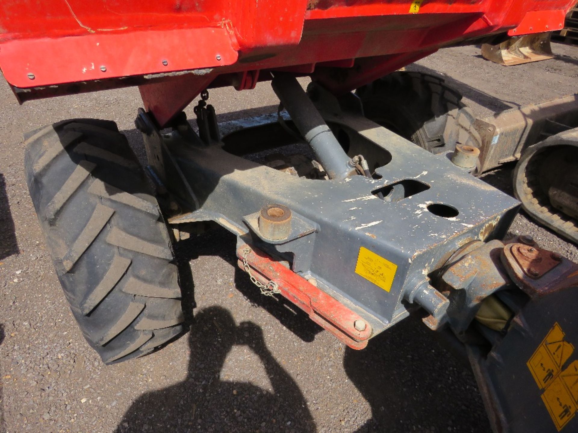 NEUSON 3001 3 TONNE STRAIGHT TIP DUMPER 3099 REC HOURS. WHEN TESTED WAS SEEN TO DRIVE, TIP AND BRAK - Image 10 of 11