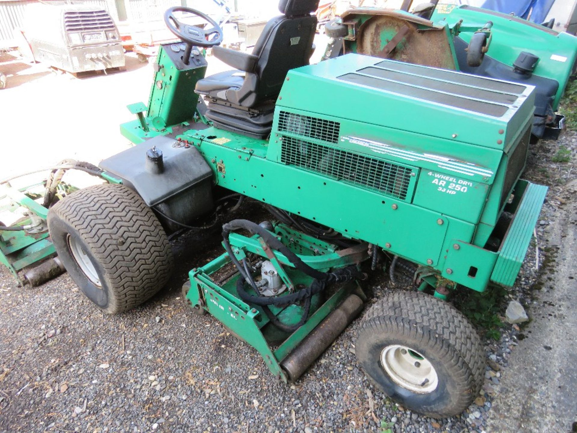 BID INCREMENT NOW £200!! RANSOMES AR250 MOWER WITH 5 ROTARY HEADS - Image 5 of 11