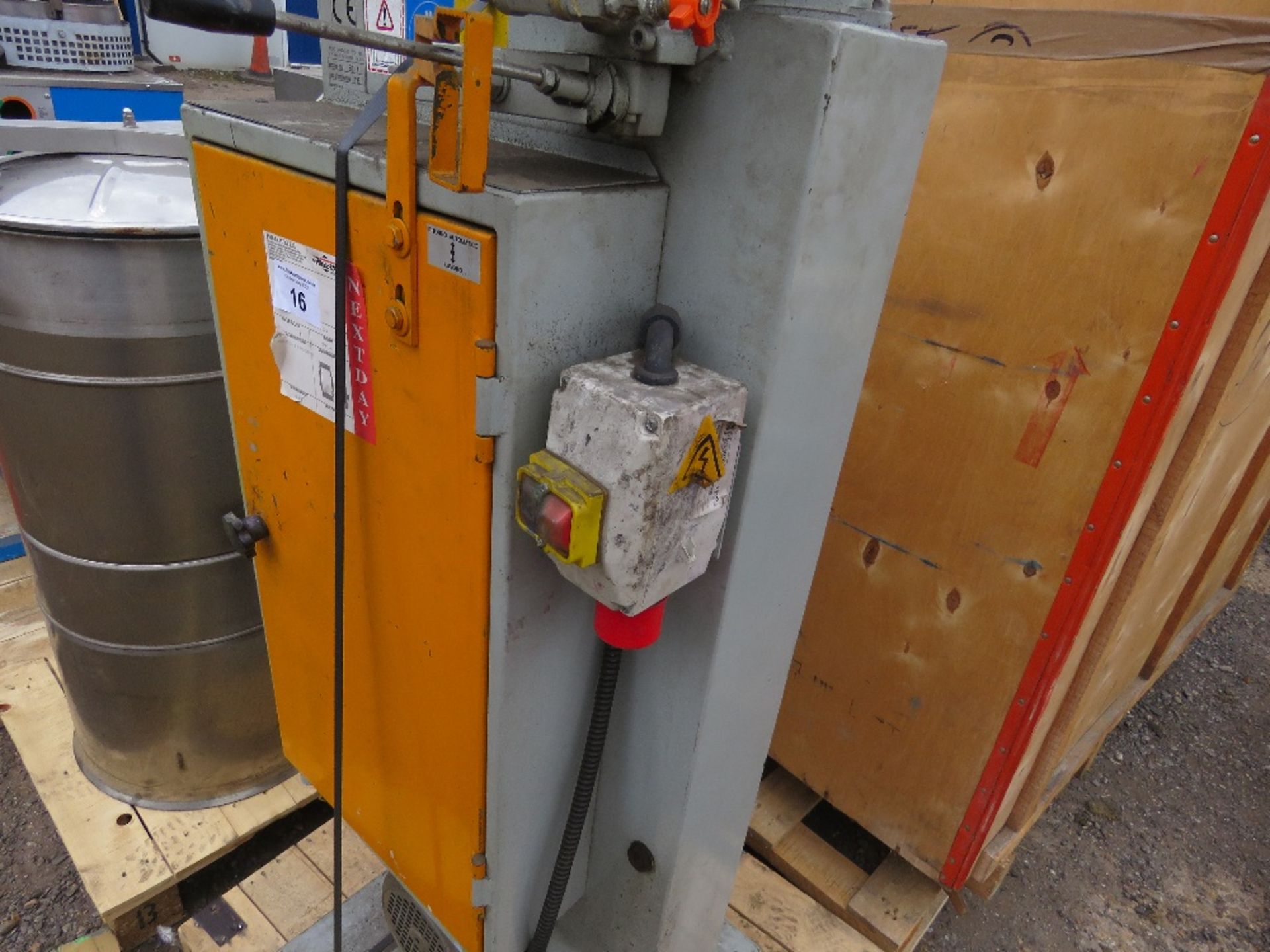COMAP SB-4 PAINT TIN COMPACTOR UNIT / PRESS. SOURCED FROM COMPANY LIQUIDATION. - Image 4 of 5