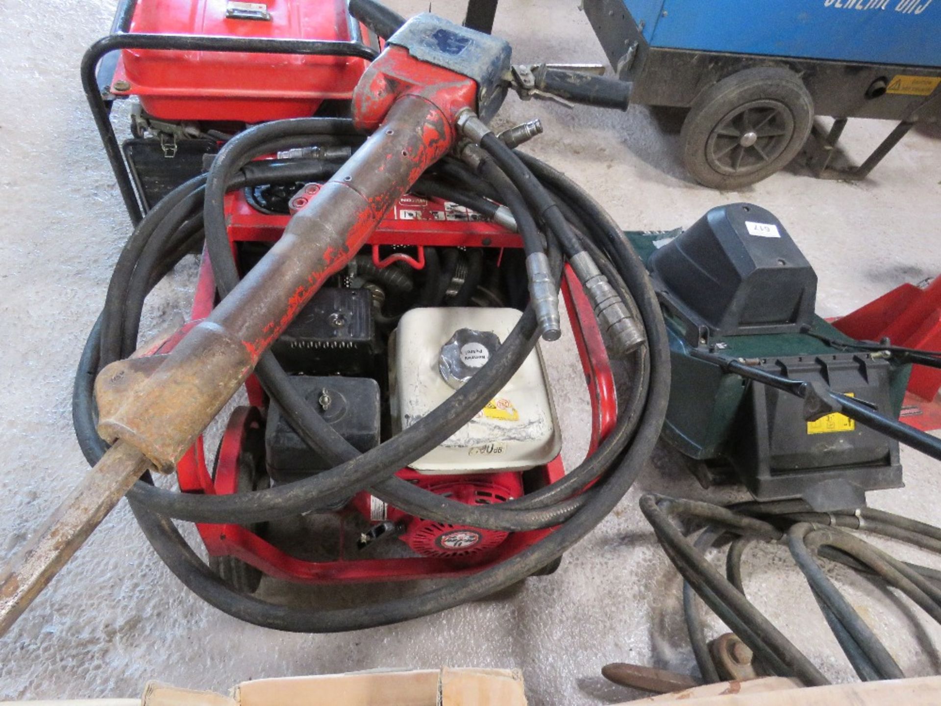 HYCON HYDRAULIC BREAKER PACK WITH GUN AND HOSES. SOURCED FROM DEPOT CLOSURE. - Image 3 of 4