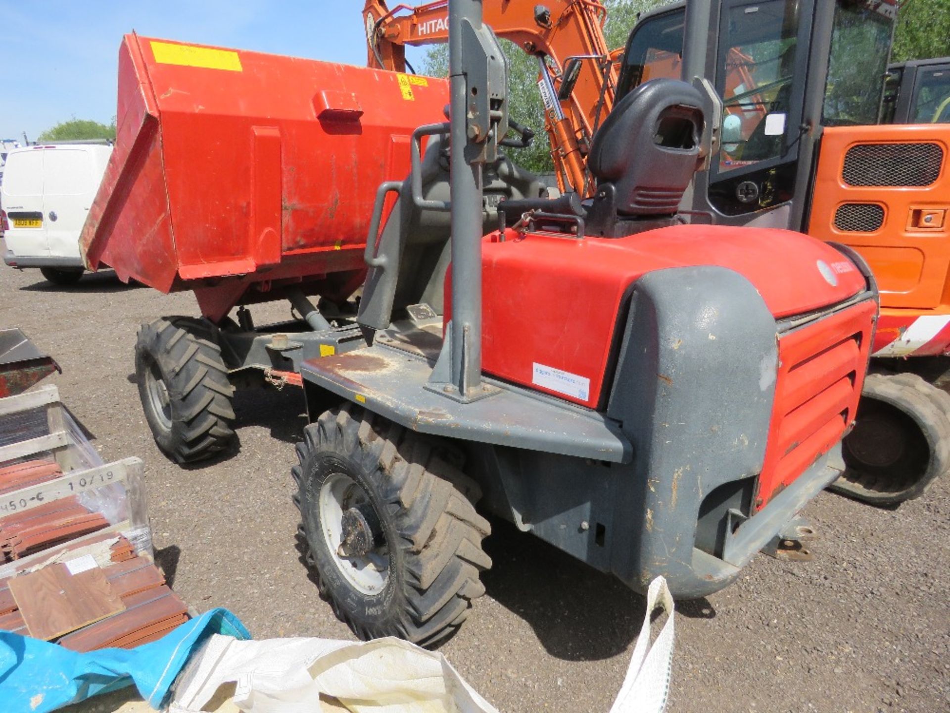 NEUSON 3001 3 TONNE STRAIGHT TIP DUMPER 3099 REC HOURS. WHEN TESTED WAS SEEN TO DRIVE, TIP AND BRAK - Image 7 of 11