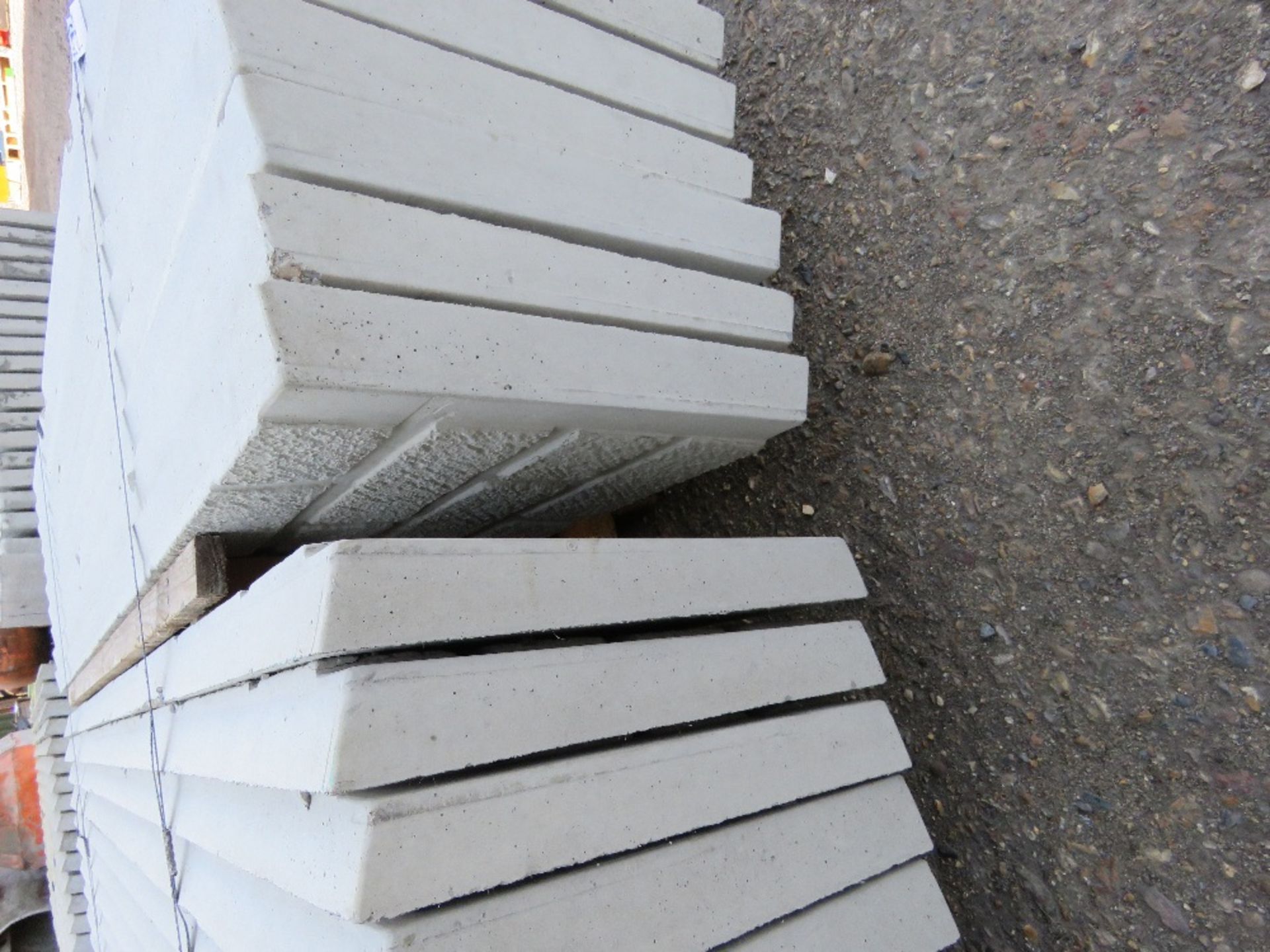 PALLET OF 20 X BRICK EFFECT CONCRETE GRAVEL BOARDS 1.83M X 30CM APPROX. - Image 3 of 3