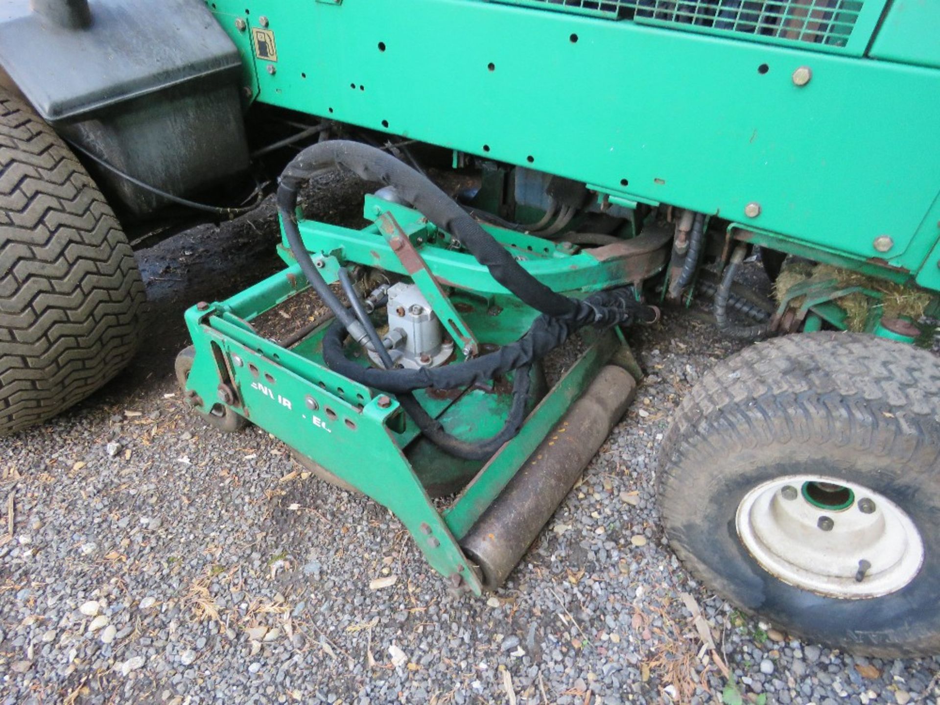 BID INCREMENT NOW £200!! RANSOMES AR250 MOWER WITH 5 ROTARY HEADS - Image 8 of 11