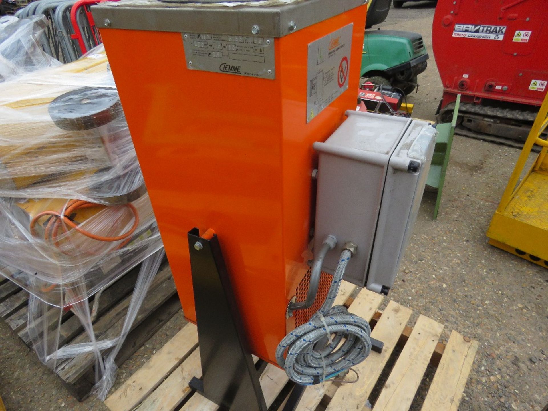 CIEMME K16N 220VOLT POWERED SOLVENT RECOVERY UNIT. NO LID. SOURCED FROM COMPANY LIQUIDATION. - Image 4 of 5