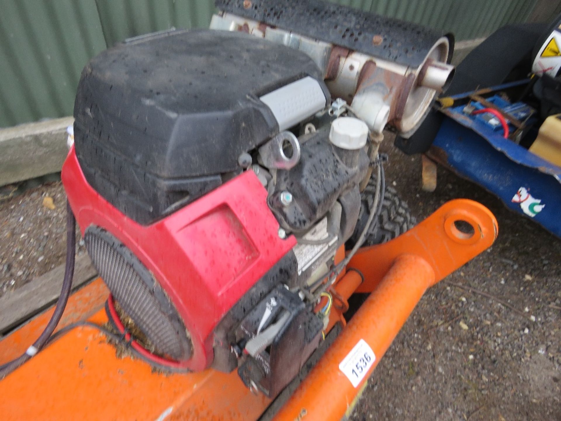 CHAPMAN MACHINERY FM150 PETROL ENGINED HEAVY DUTY FLAIL MOWER FOR TOWING BEHIND QUAD ETC. 1.5M WORKI - Image 2 of 9