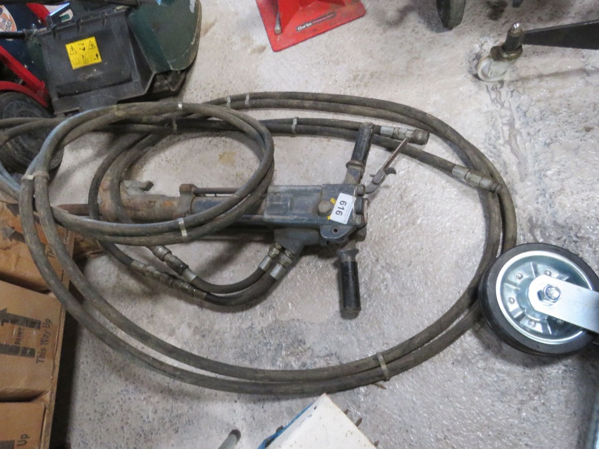 TEREX ANTI VIBRATION HYDRAULIC BREAKER GUN WITH HOSES. SOURCED FROM DEPOT CLOSURE. - Image 2 of 2