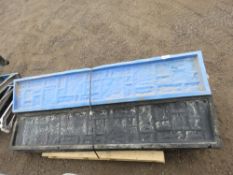18 X CONCRETE GRAVEL BOARD MOULD, 6FT LENGTH. THIS LOT IS SOLD UNDER THE AUCTIONEERS MARGIN SCHEME,