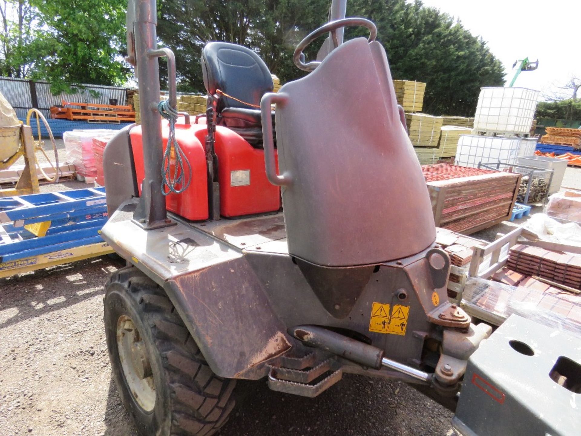 NEUSON 3001 3 TONNE STRAIGHT TIP DUMPER 3099 REC HOURS. WHEN TESTED WAS SEEN TO DRIVE, TIP AND BRAK - Image 5 of 11