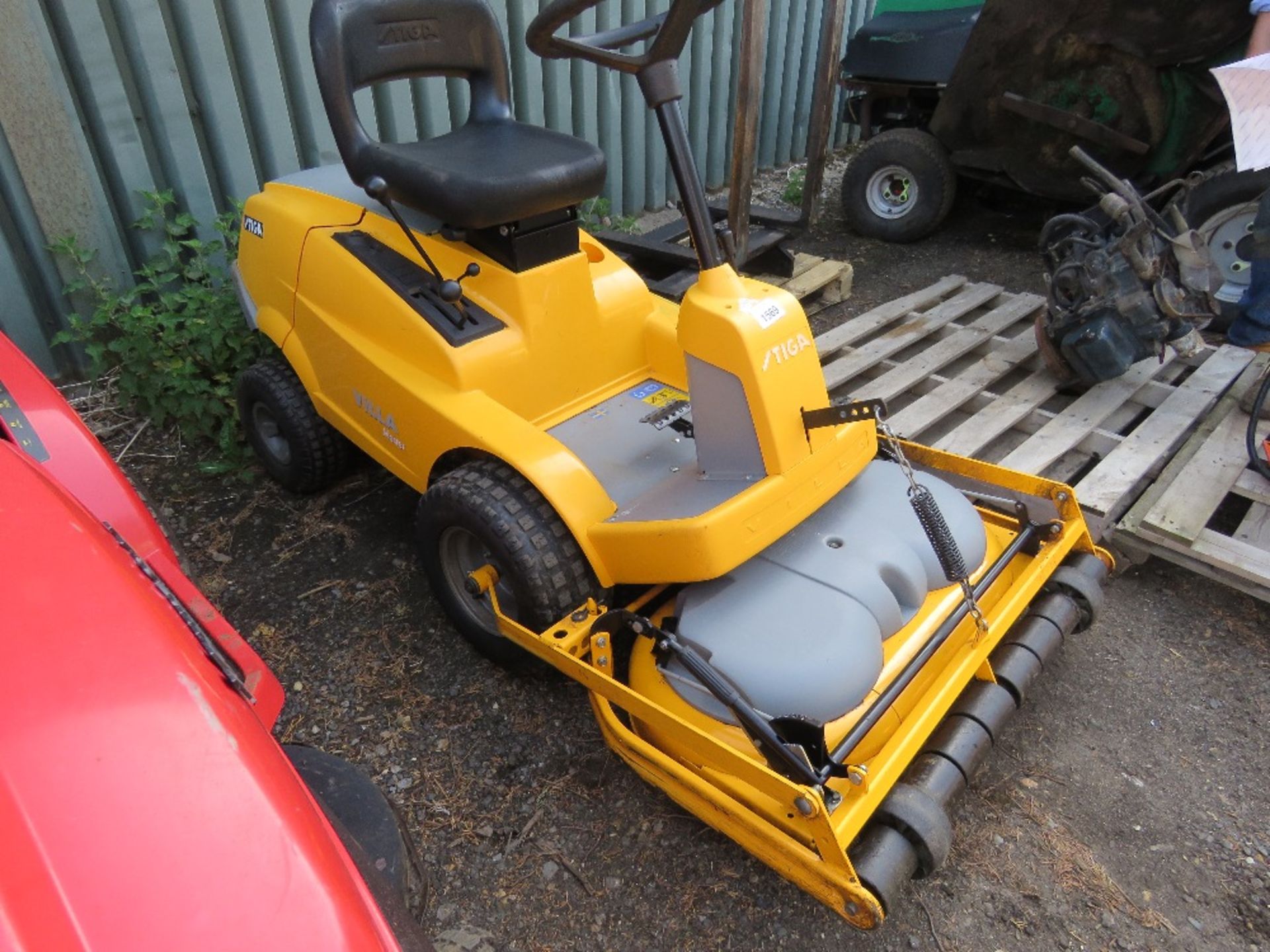 STIGA VILLA OUTFRONT RIDE ON MOWER (DECK NEEDS SOME PLATING) WHEN TESTED WAS SEEN TO DRIVE AND MOWE