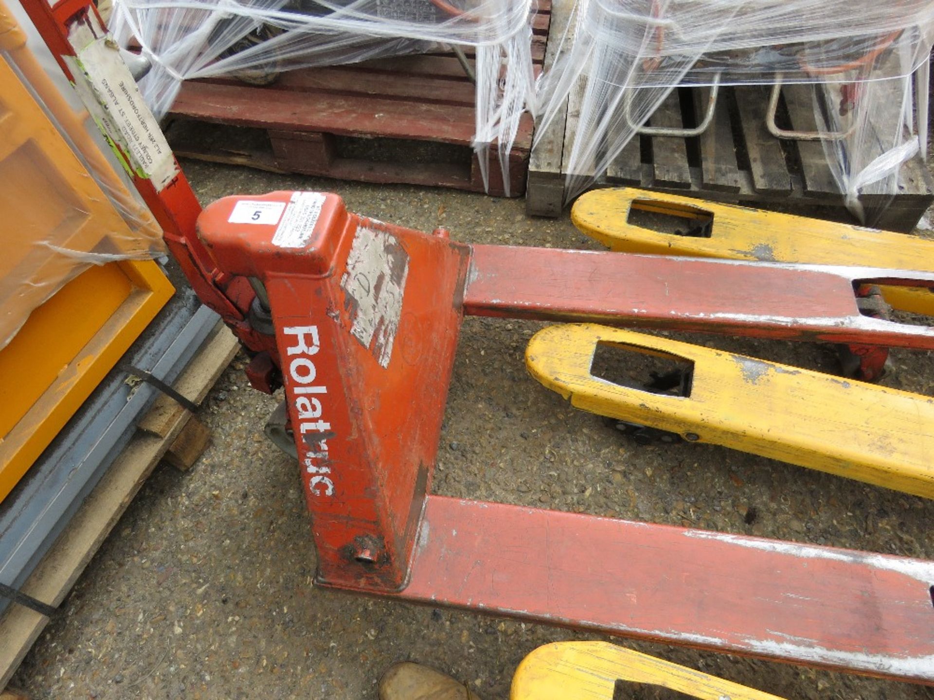 ROLATRUC PALLET TRUCK. WHEN TESTED WAS SEEN TO LIFT AND LOWER. SOURCED FROM COMPANY LIQUIDATION. TH