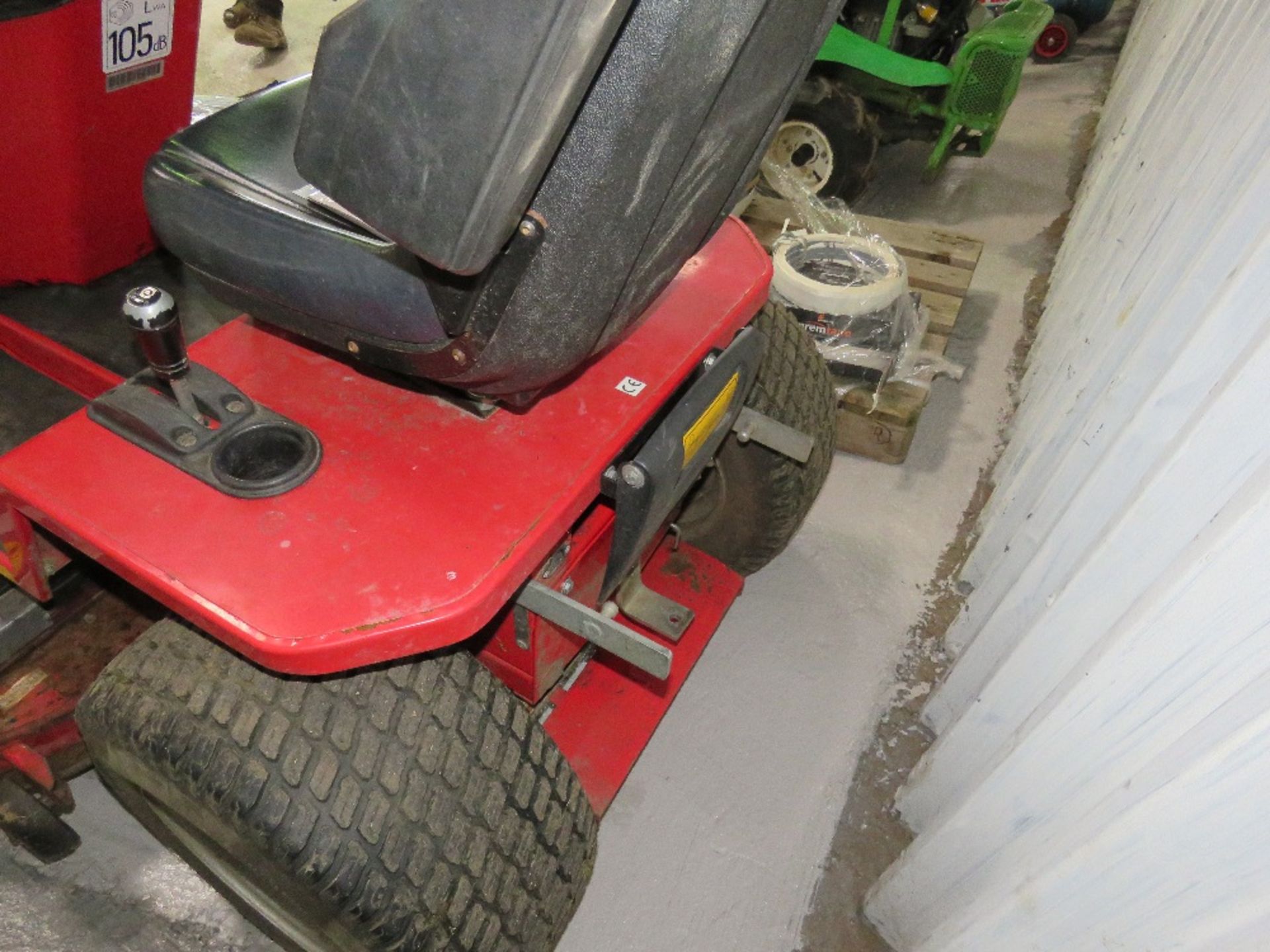 COUNTAX D50-LN DIESEL ENGINED PROFESSIONAL RIDE ON MOWER. 1.2M WIDE DECK. WHEN TESTED WAS SEEN TO RU - Image 5 of 5