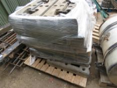 PALLET OF HERAS TYPE TEMPORARY FENCE FEET / BASES. THIS LOT IS SOLD UNDER THE AUCTIONEERS MARGIN SCH