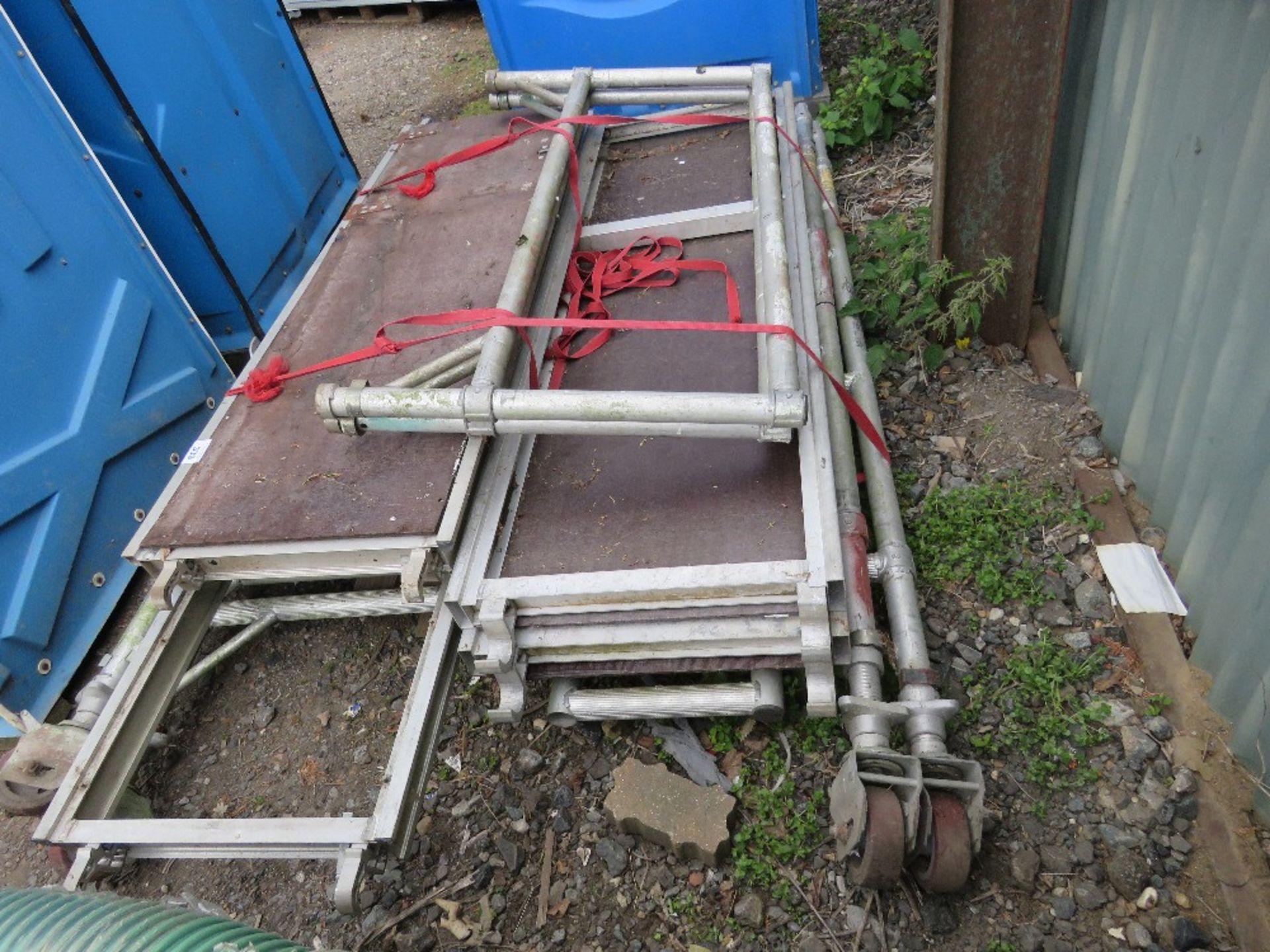 PALLET CONTAINING ALUMINIUM TOWER SCAFFOLD PARTS. THIS LOT IS SOLD UNDER THE AUCTIONEERS MARGIN SCHE - Image 2 of 4