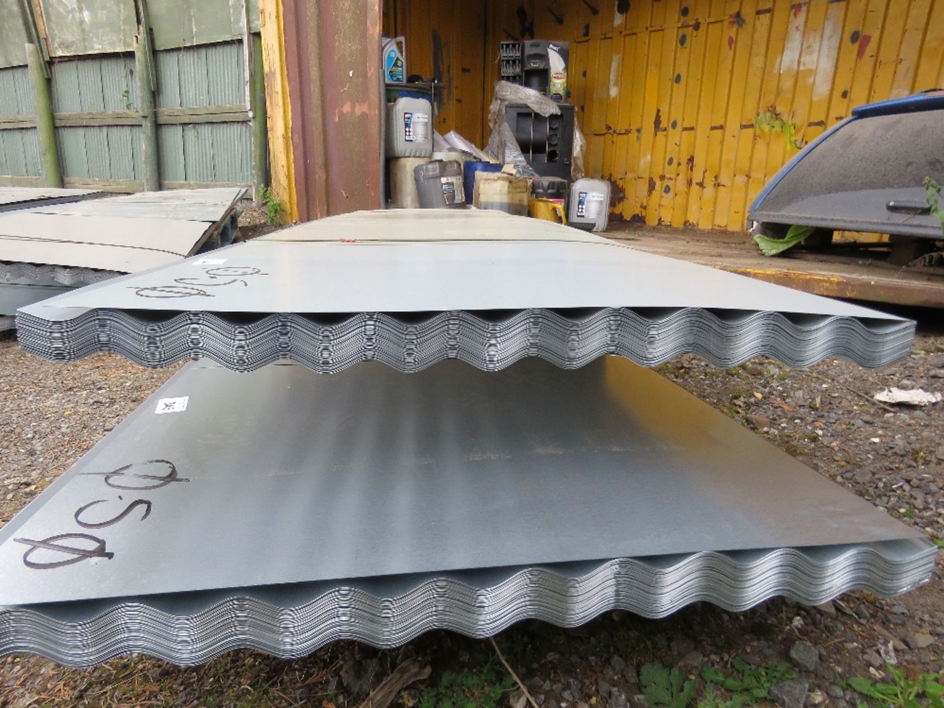 PACK OF 50NO CORRUGATED 10FT LENGTH ROOF SHEETS, GALVANISED. 0.83M WIDTH APPROX. - Image 2 of 5