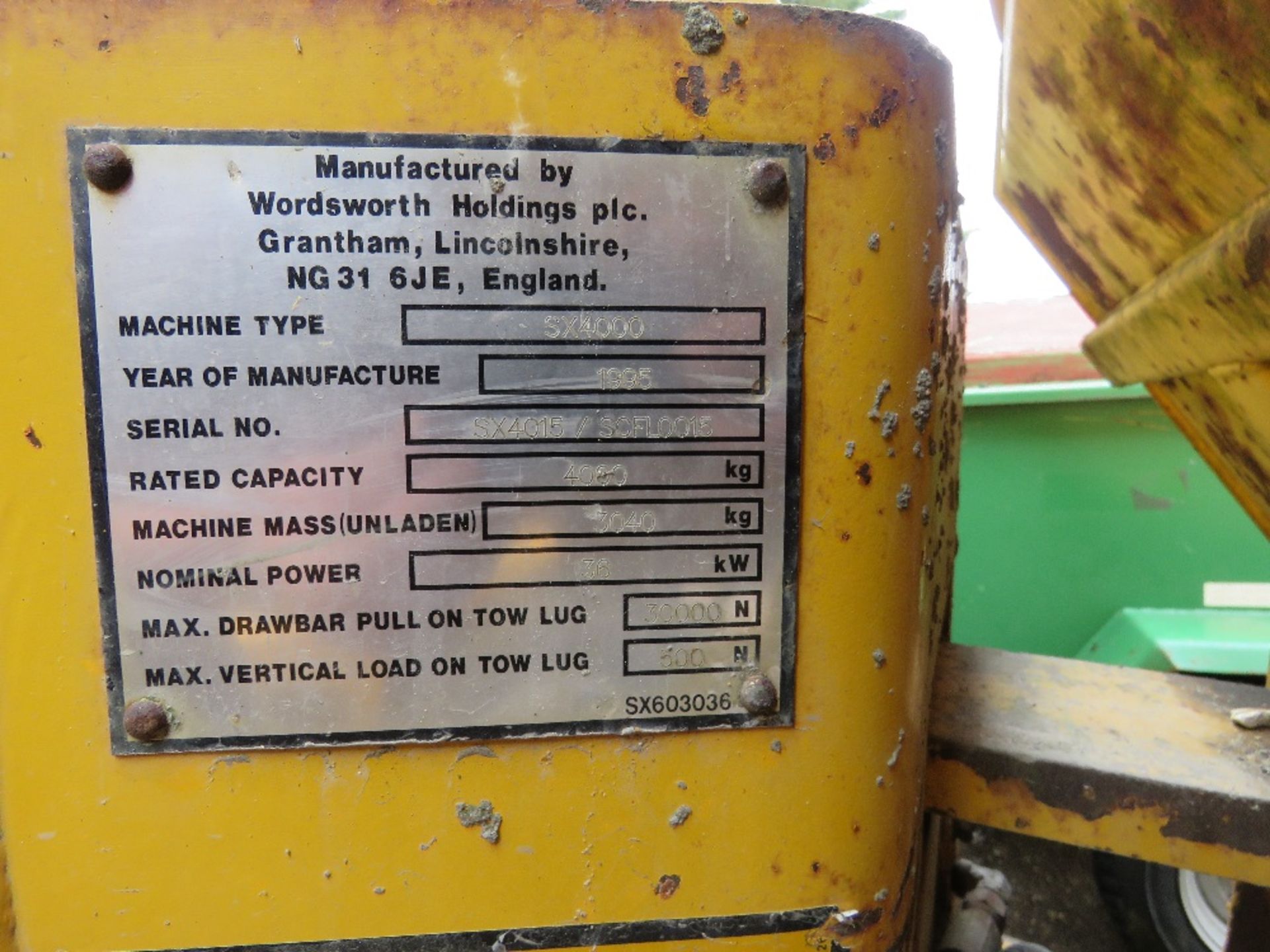 YALE GAS POWERED 2.5TONNE FORKLIFT WITH SIDE SHIFT. WHEN TESTED WAS SEEN TO START, DRIVE, STEER, LIF - Image 5 of 8