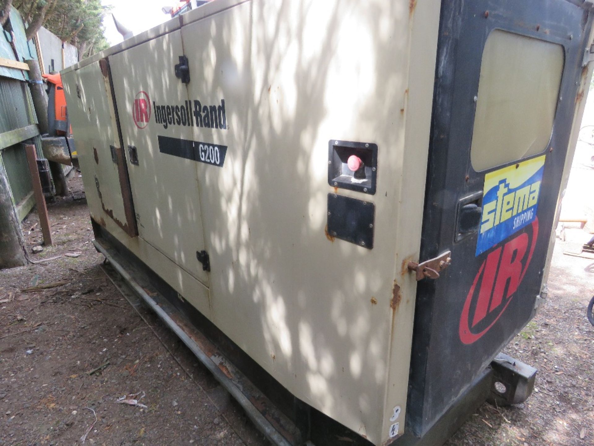 INGERSOLL RAND G200 SKID MOUNTED 200KVA RATED GENERATOR SET WITH JOHN DEERE ENGINE. WHEN TESTED WAS - Image 3 of 9